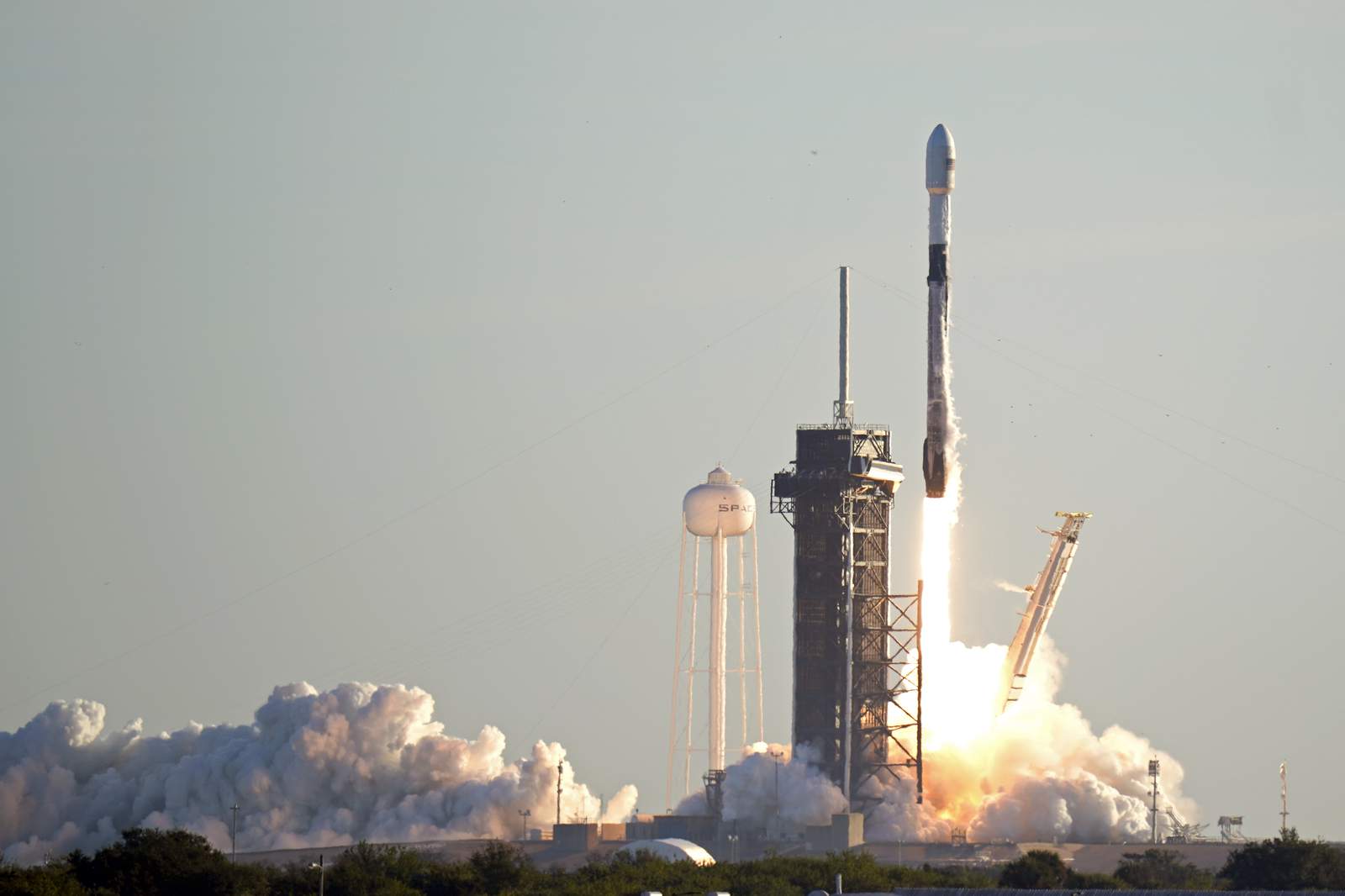 Cape Canaveral Launch Schedule 2022 Spacex Readies More Internet Satellites To Launch From Kennedy Space Center