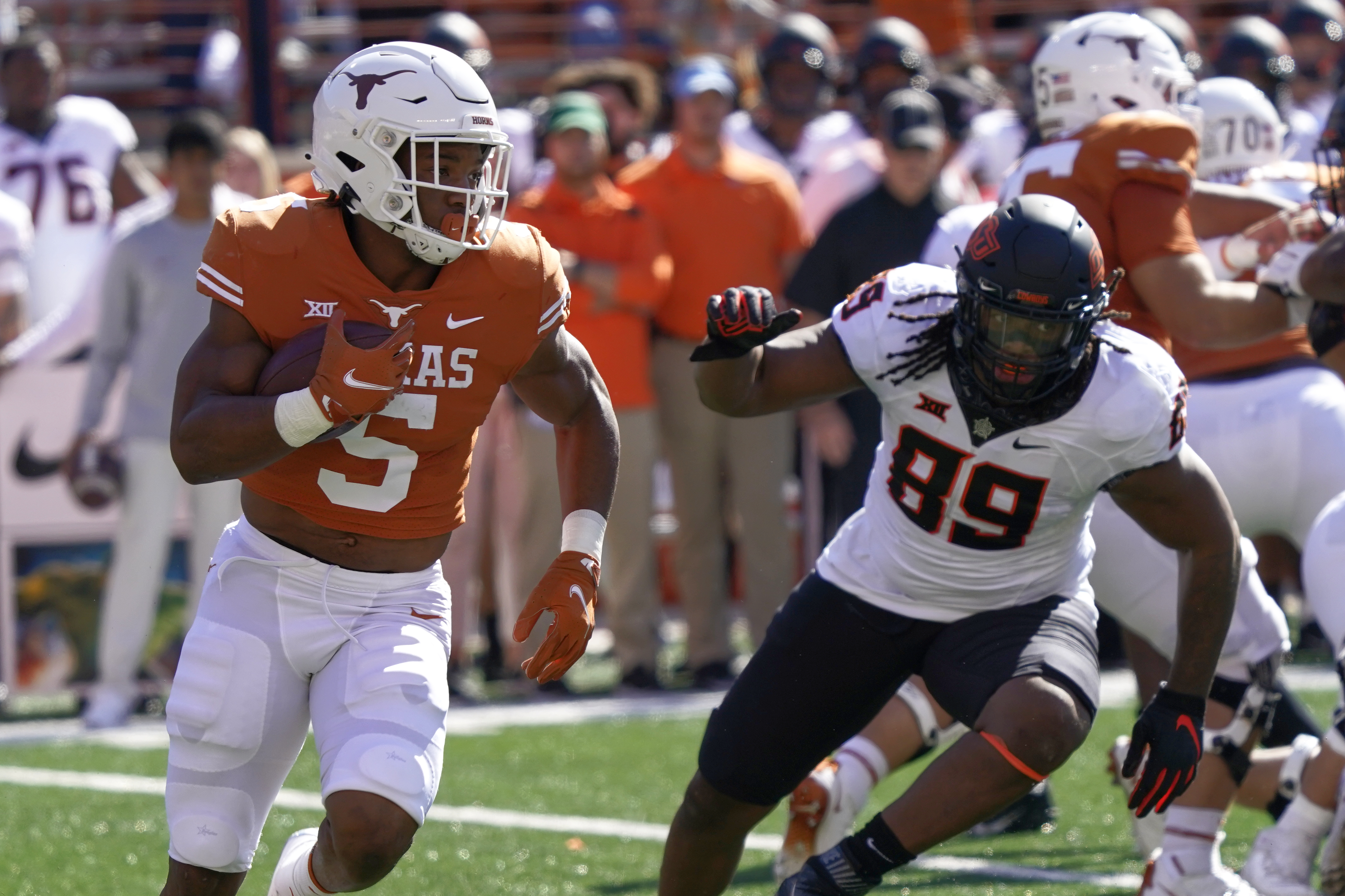 Bijan Robinson: Texas Longhorns Star Almost an Ohio State Buckeyes