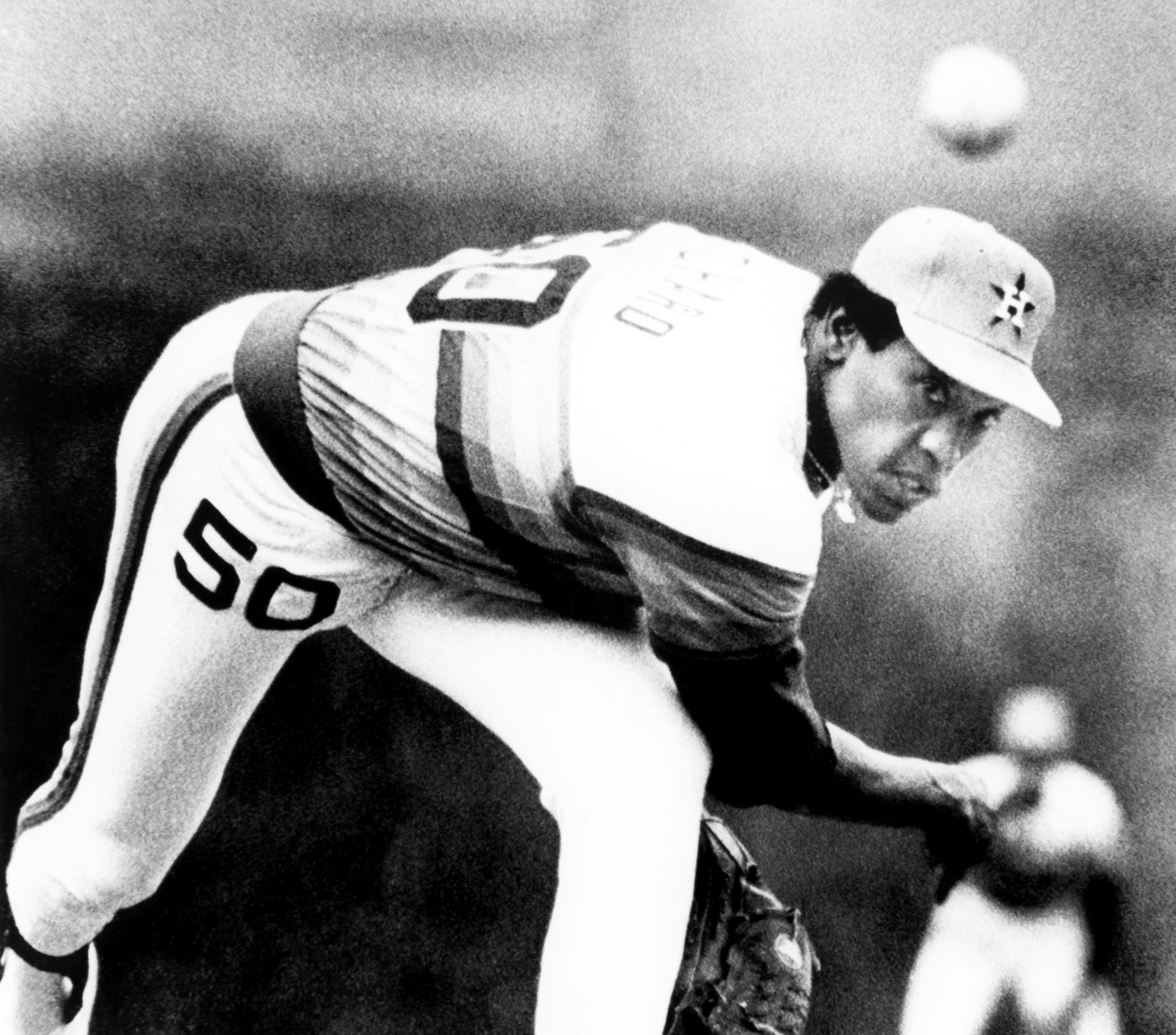 1978 Houston Astros Pitcher J.R. Richard and his beautiful throwing  motion…..as a high school senior, Richard had already grown to 6'8”,  220….he was an incredible pitcher and person.. : r/OldSchoolCool