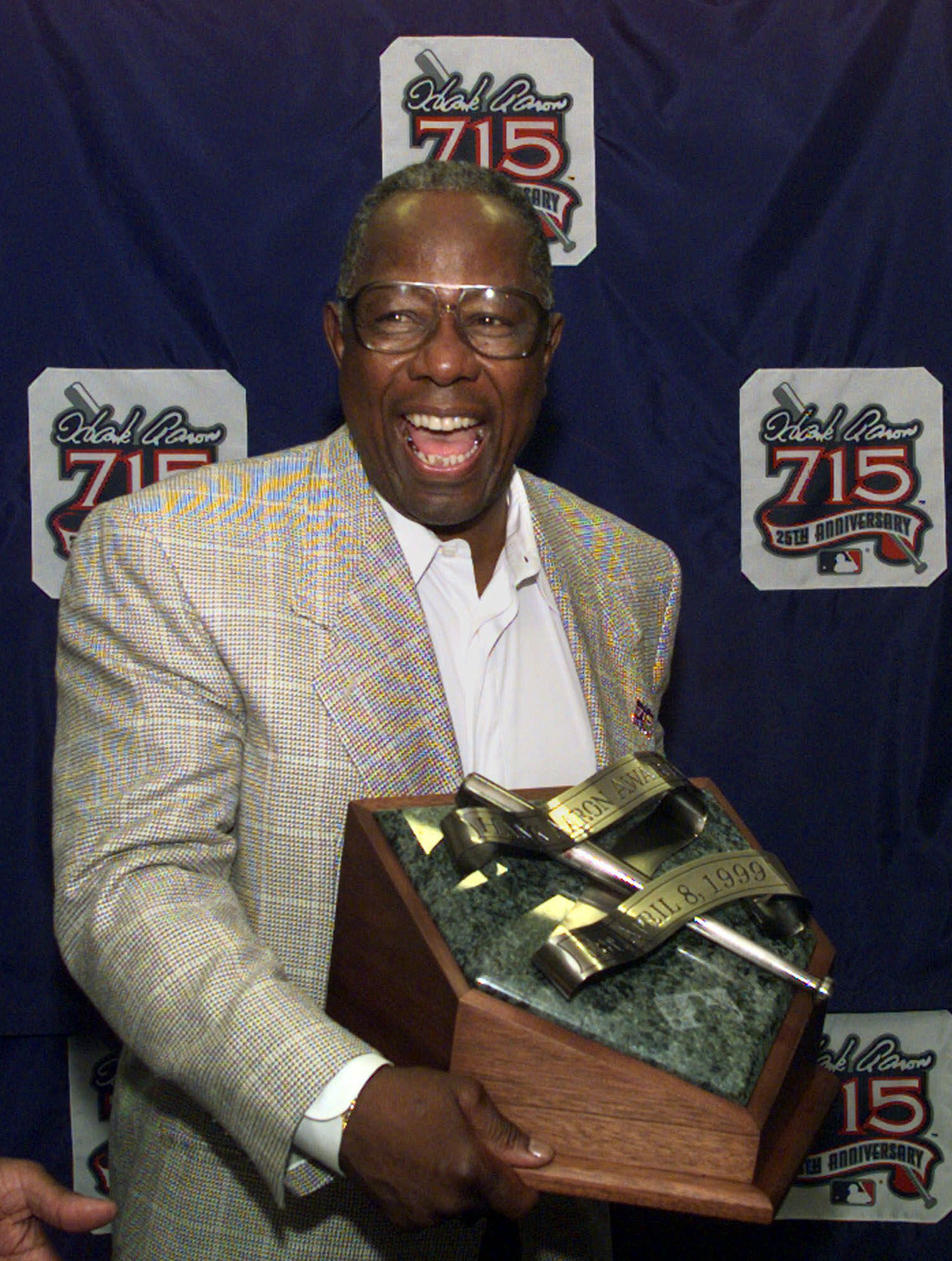 40th Anniversary of Hank Aaron's Record Breaking Home Run – University  Library News