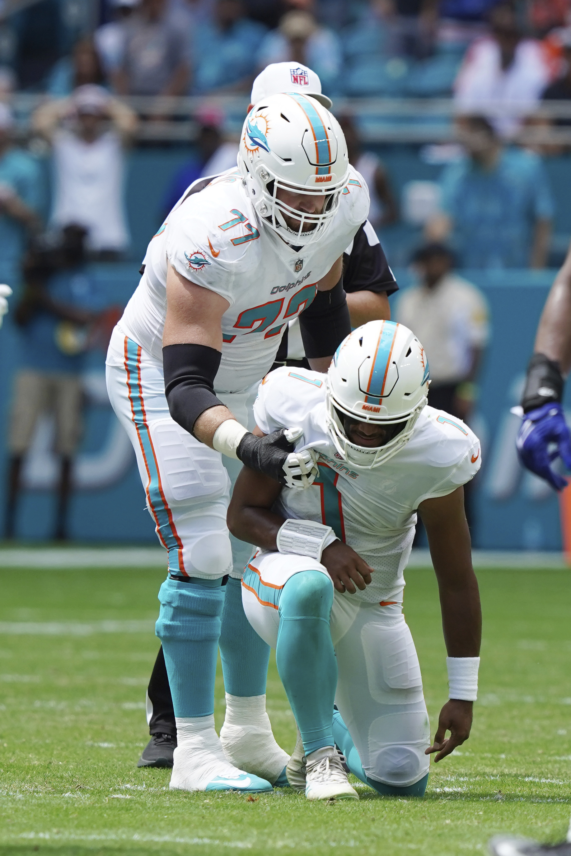 Bills knock out Tua, roll past Dolphins yet again, win 35-0