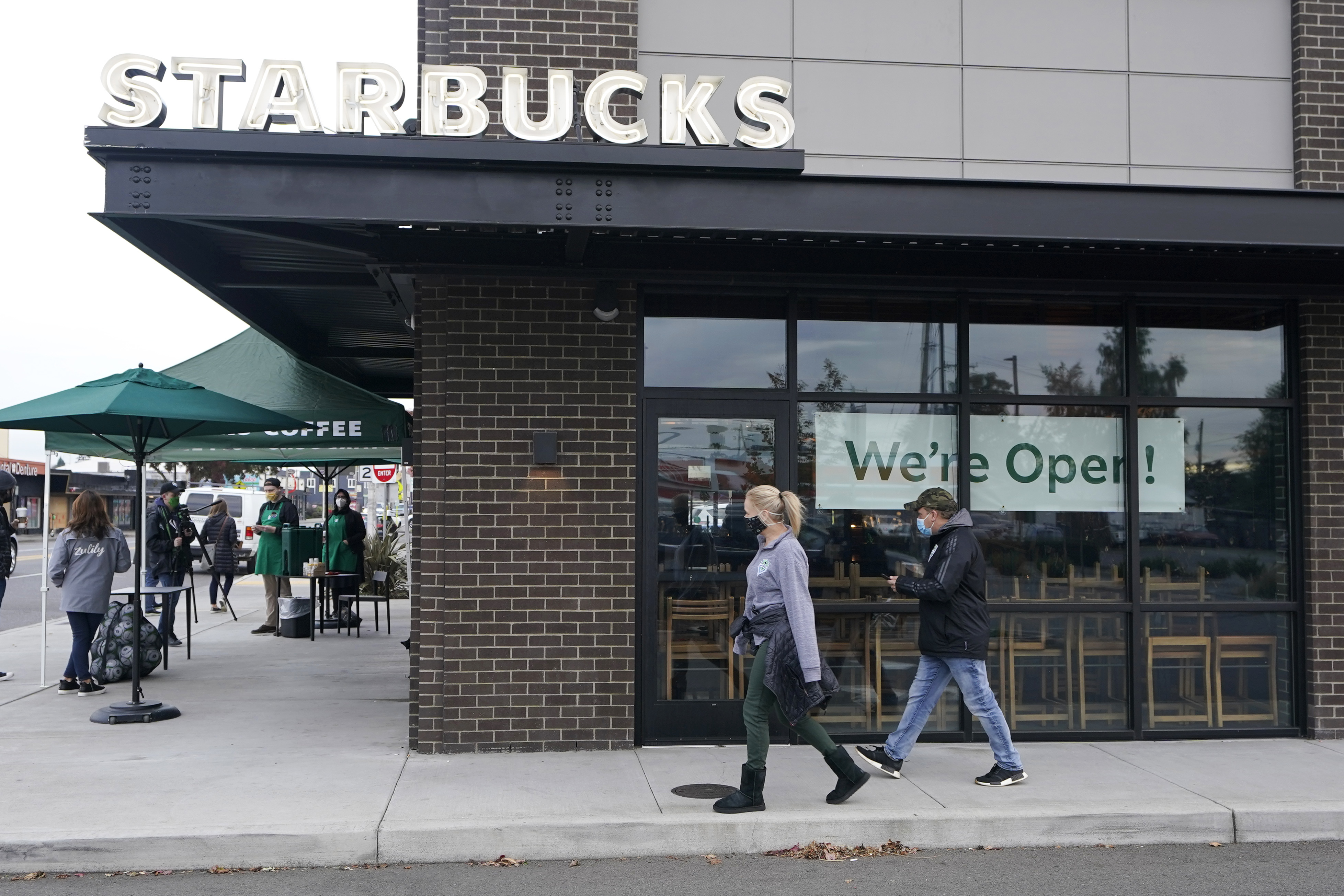 Starbucks Offering Free Coffee to Front-Line Responders Throughout December