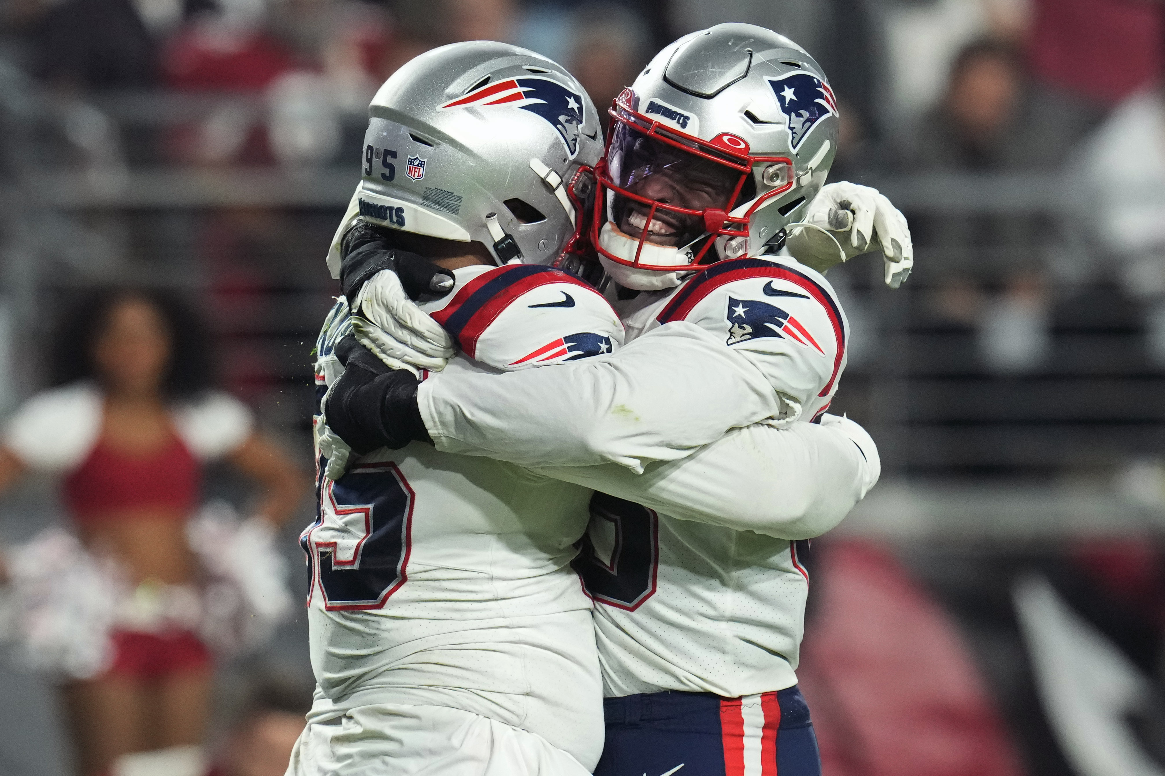 Patriots rally for 27-13 win over Cardinals, Murray hurt