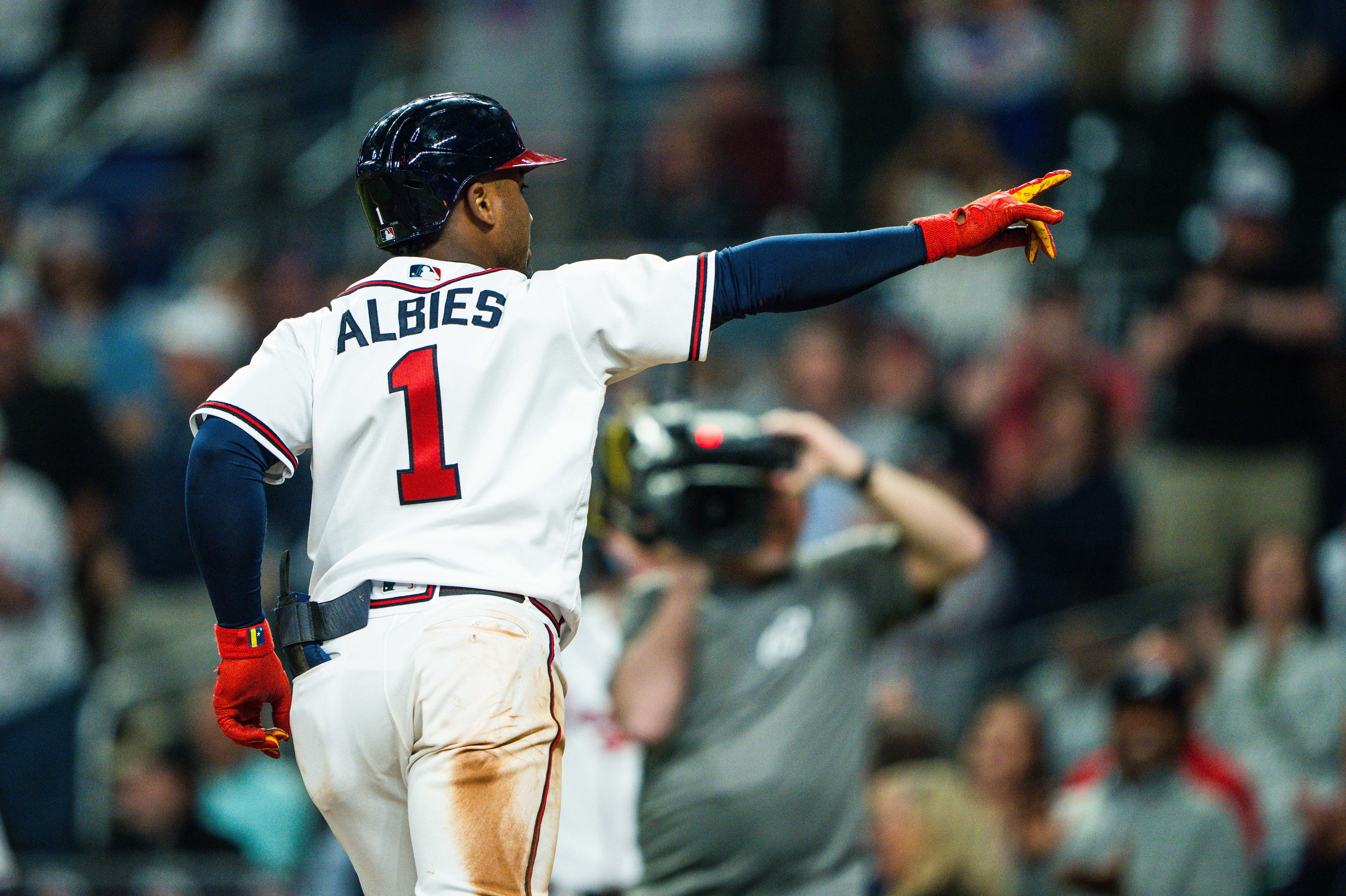 Ozzie Albies of the Atlanta Braves and his girlfriend Andrea during News  Photo - Getty Images