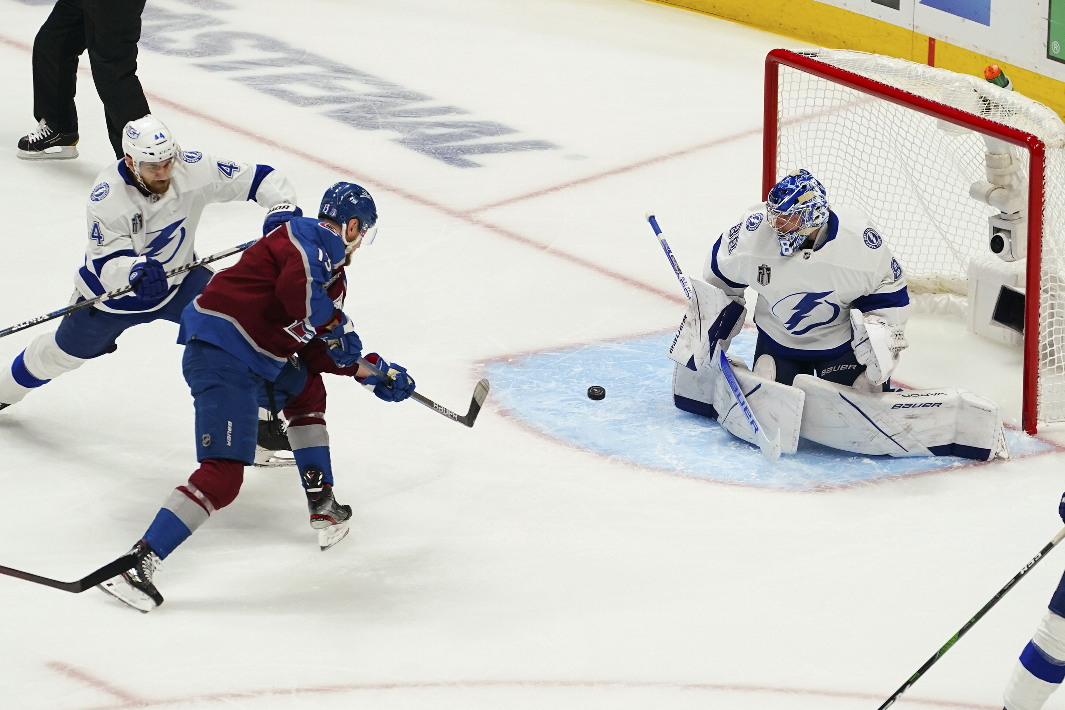 Darcy Kuemper 7, Corey Perry 0. Avalanche goalie handling Tampa Bay  Lightning, and critics, like a Stanley Cup champ.