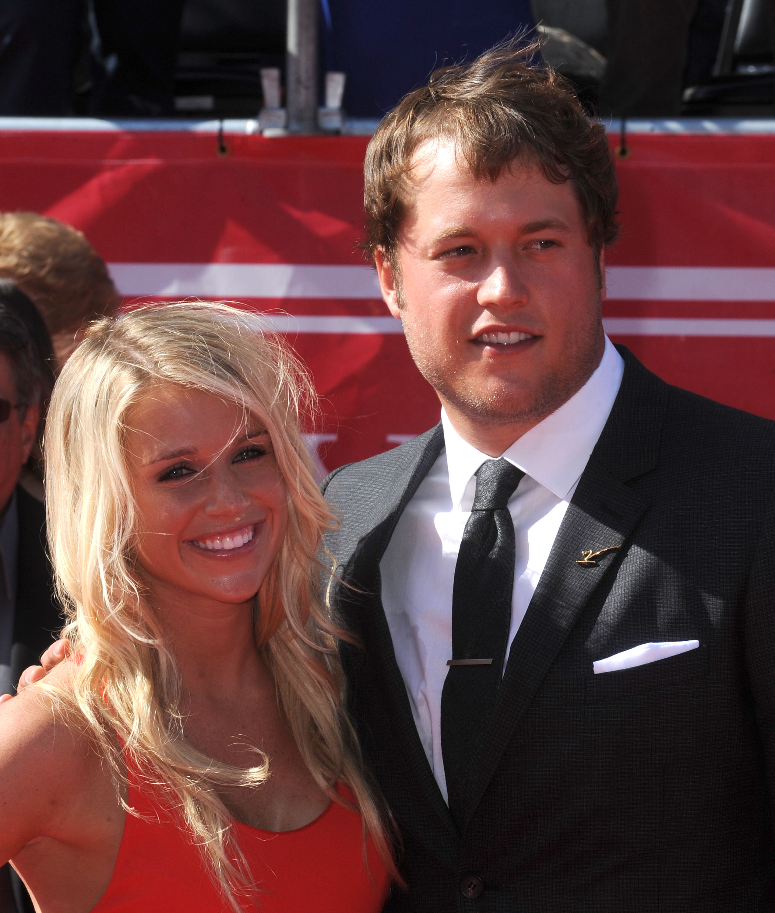 Lions QB Matthew Stafford ENGAGED  And His Chick's Engagement Ring Is  HUGE!