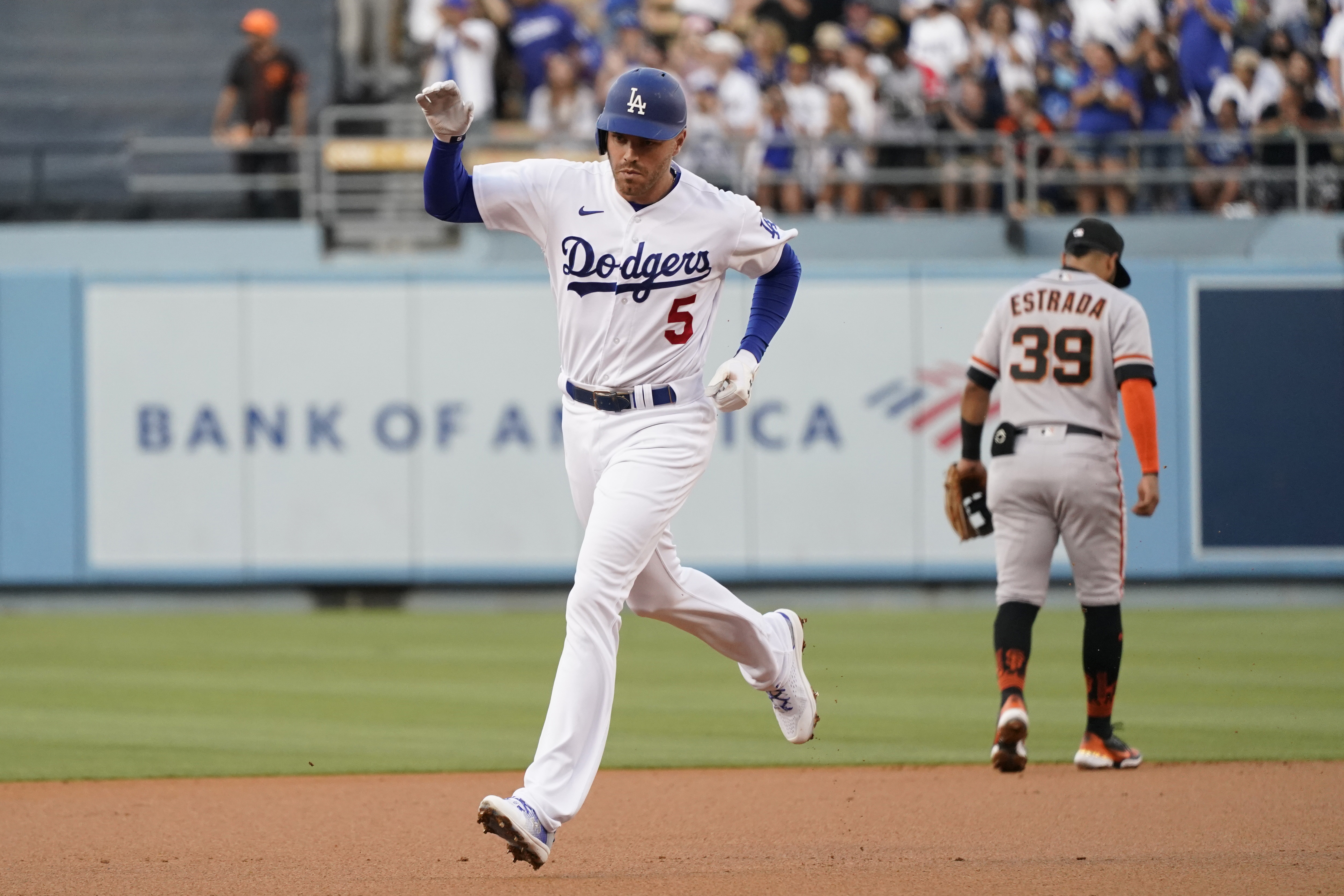 Dodgers news: Hanser Alberto keeps things light, Evan Phillips