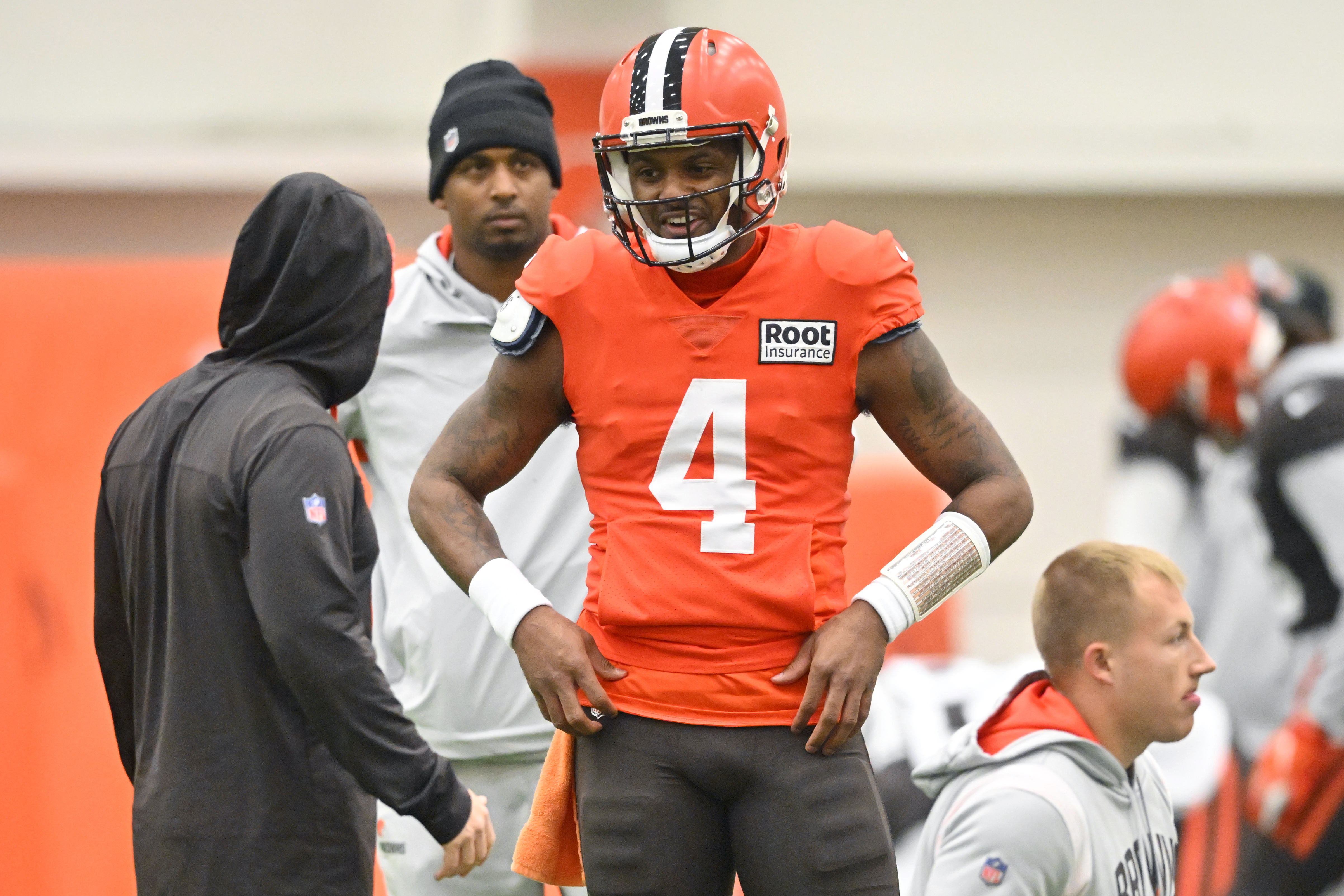 Jacoby Brissett wins Browns Good Guy Award, Joel Bitonio wins Player of the  Year