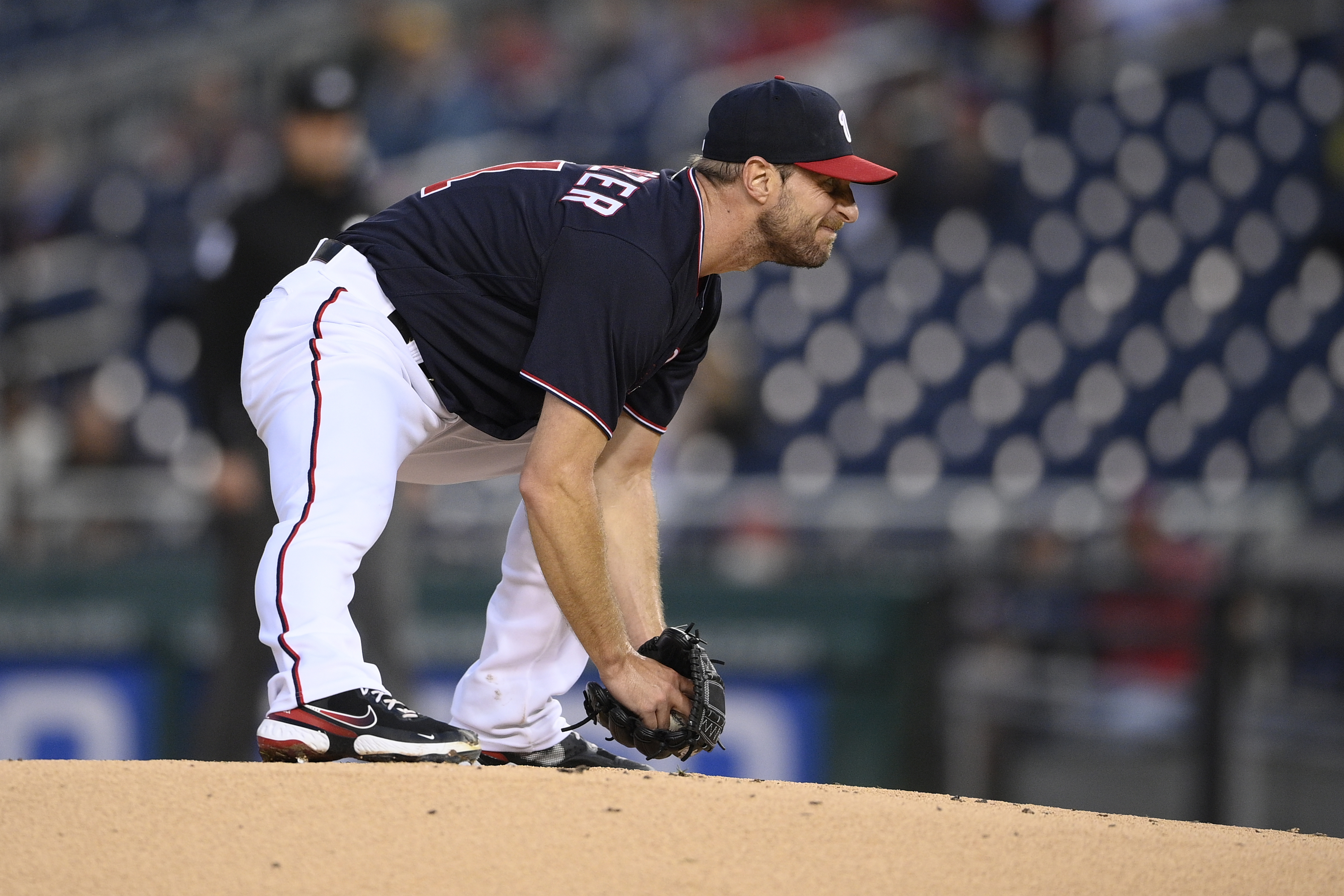 Max Scherzer hits home run, leaves game with apparent injury HD