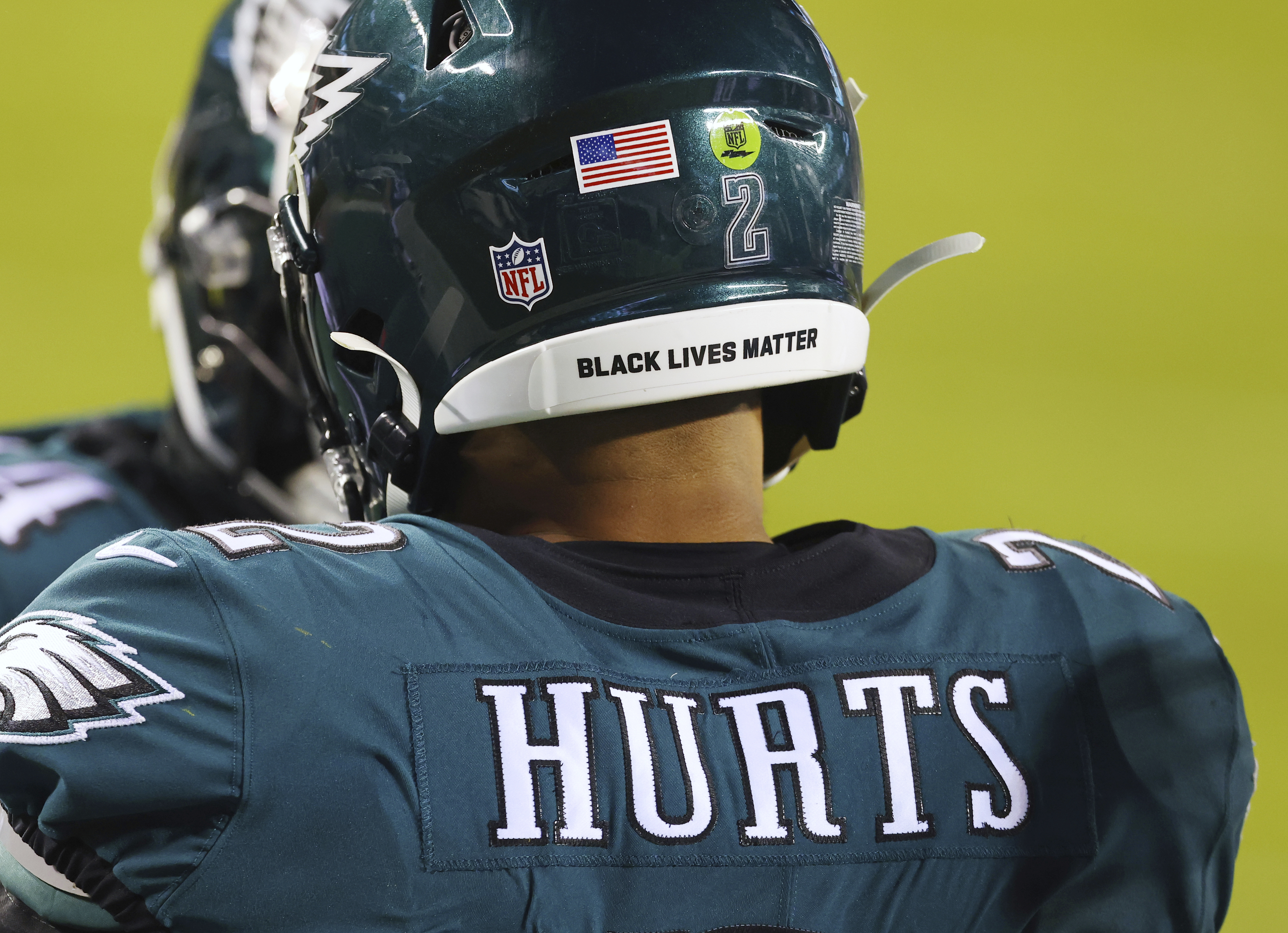 Everything you need to know about the NFL's helmet guidelines and  restrictions - Canal Street Chronicles