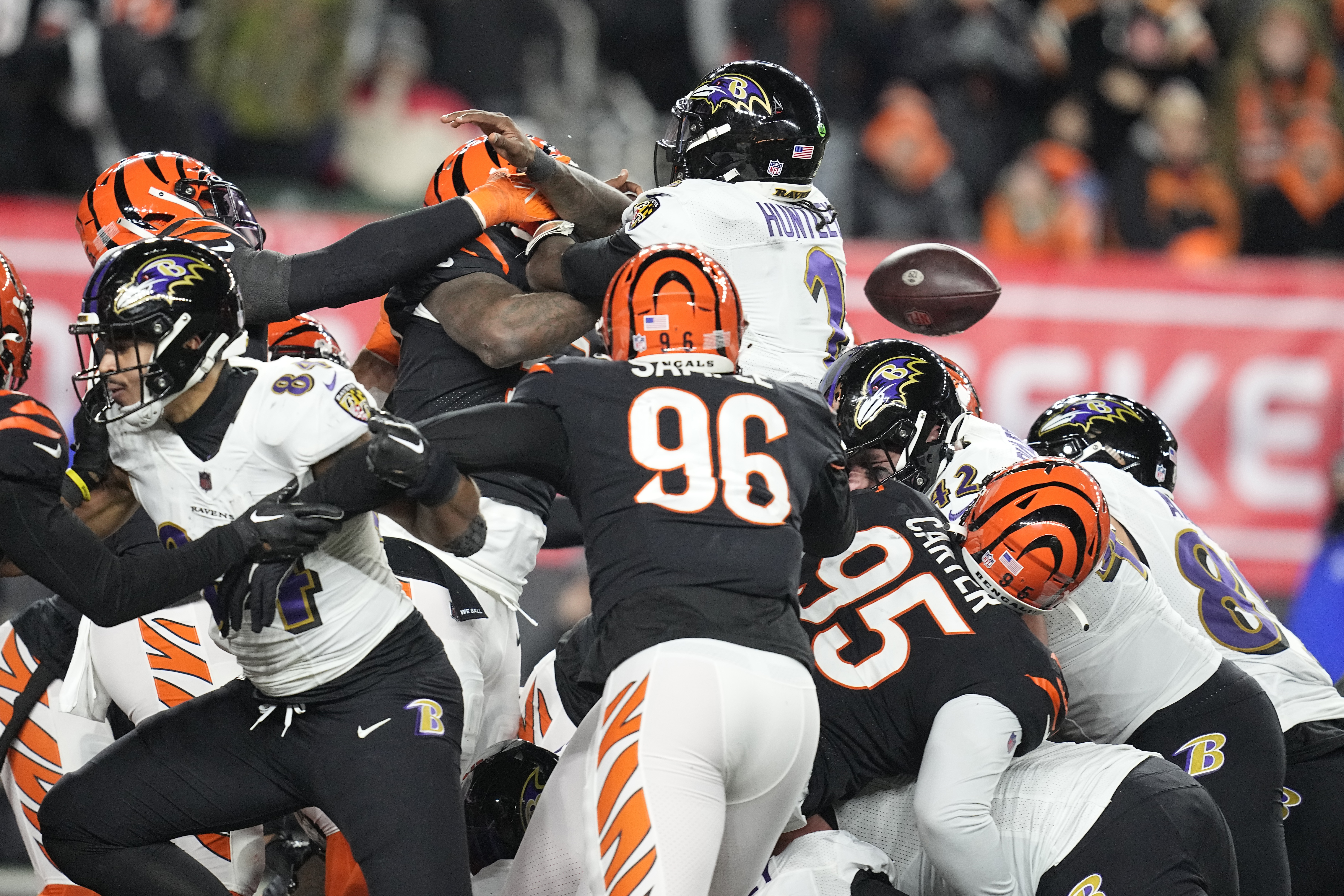 Bengals escape against Ravens, aided by 98-yard fumble return