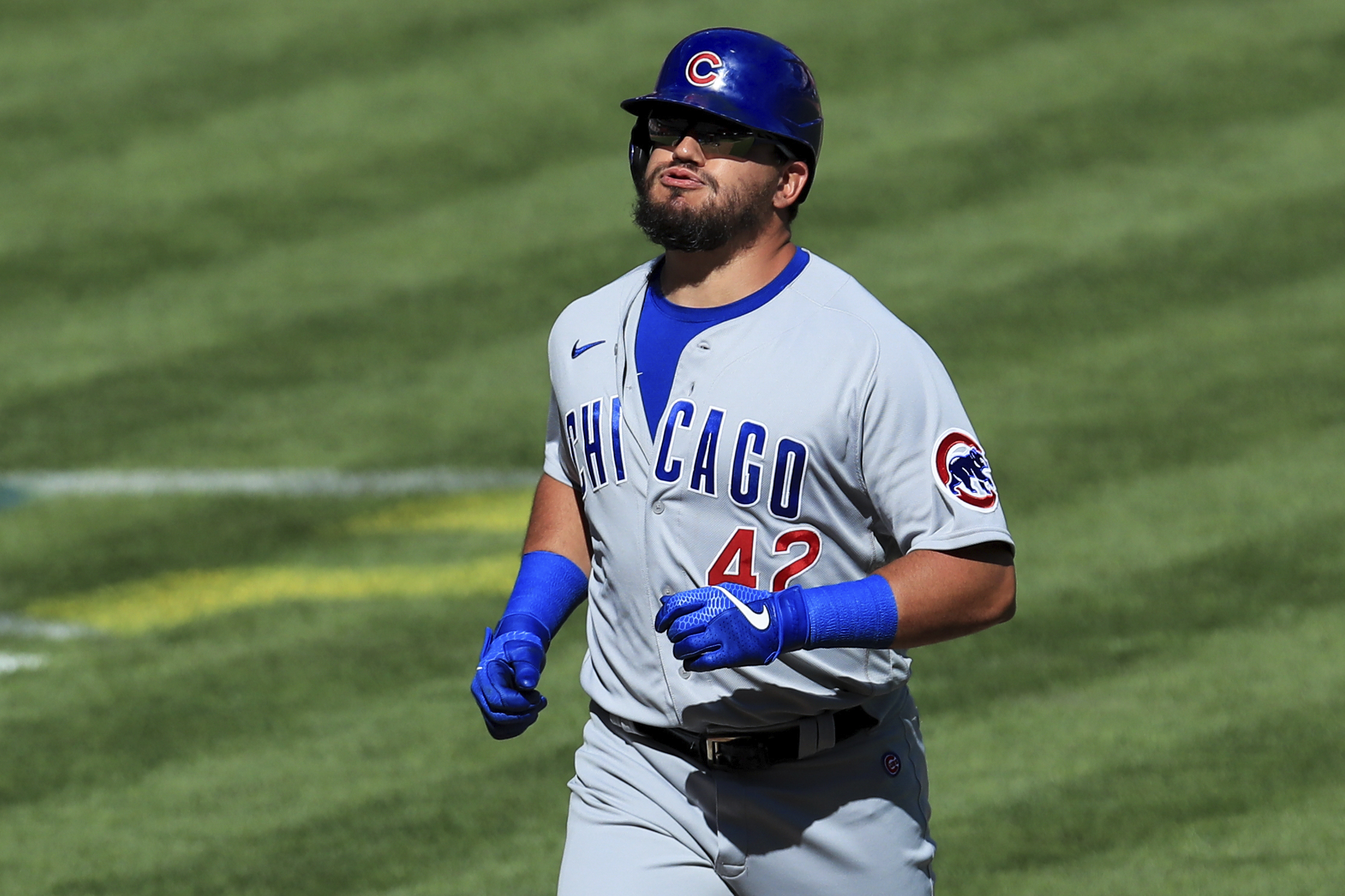 Chicago Cubs' Kyle Schwarber pulled from game after poor defensive play -  ESPN