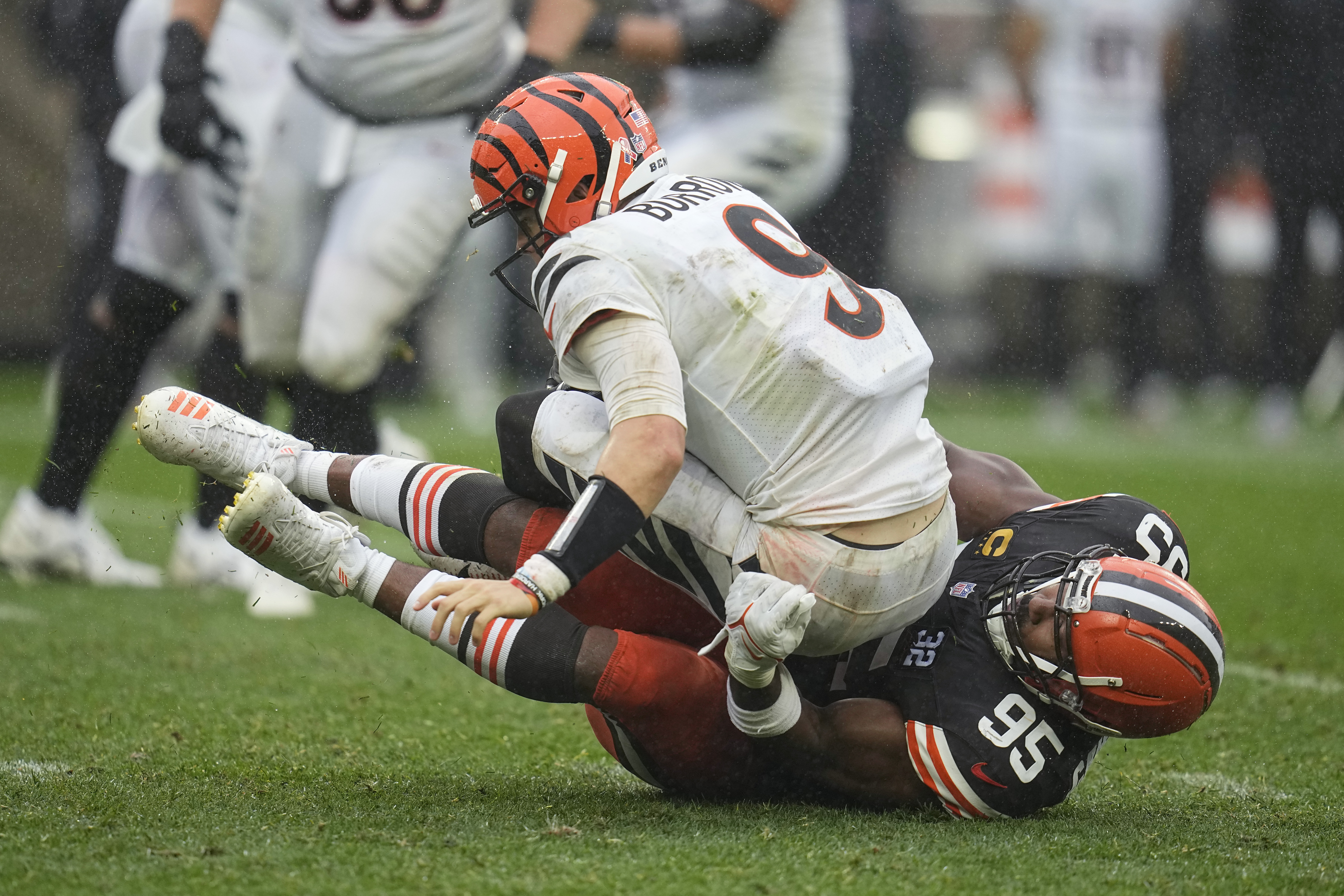 Cleveland Browns quarterback Deshaun Watson (4) runs for a touchdown in the  second quarter against the Cincinnati Bengals, Sunday, Sept. 10, 2023, in  Cleveland. The Browns won 24-3. (AP Photo/David Richard Stock Photo - Alamy