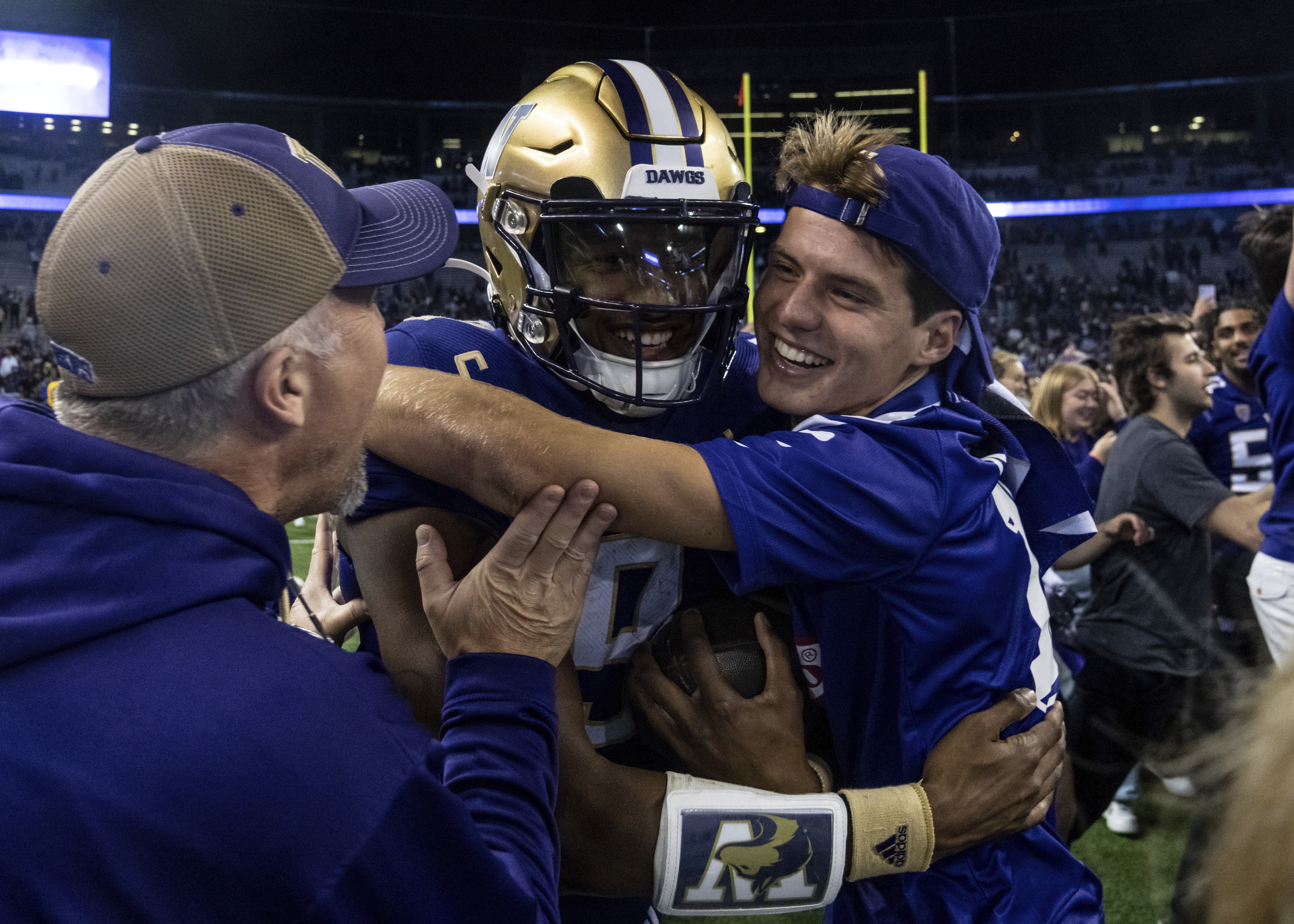 Washington makes statement, beats No. 11 Michigan St 39-28