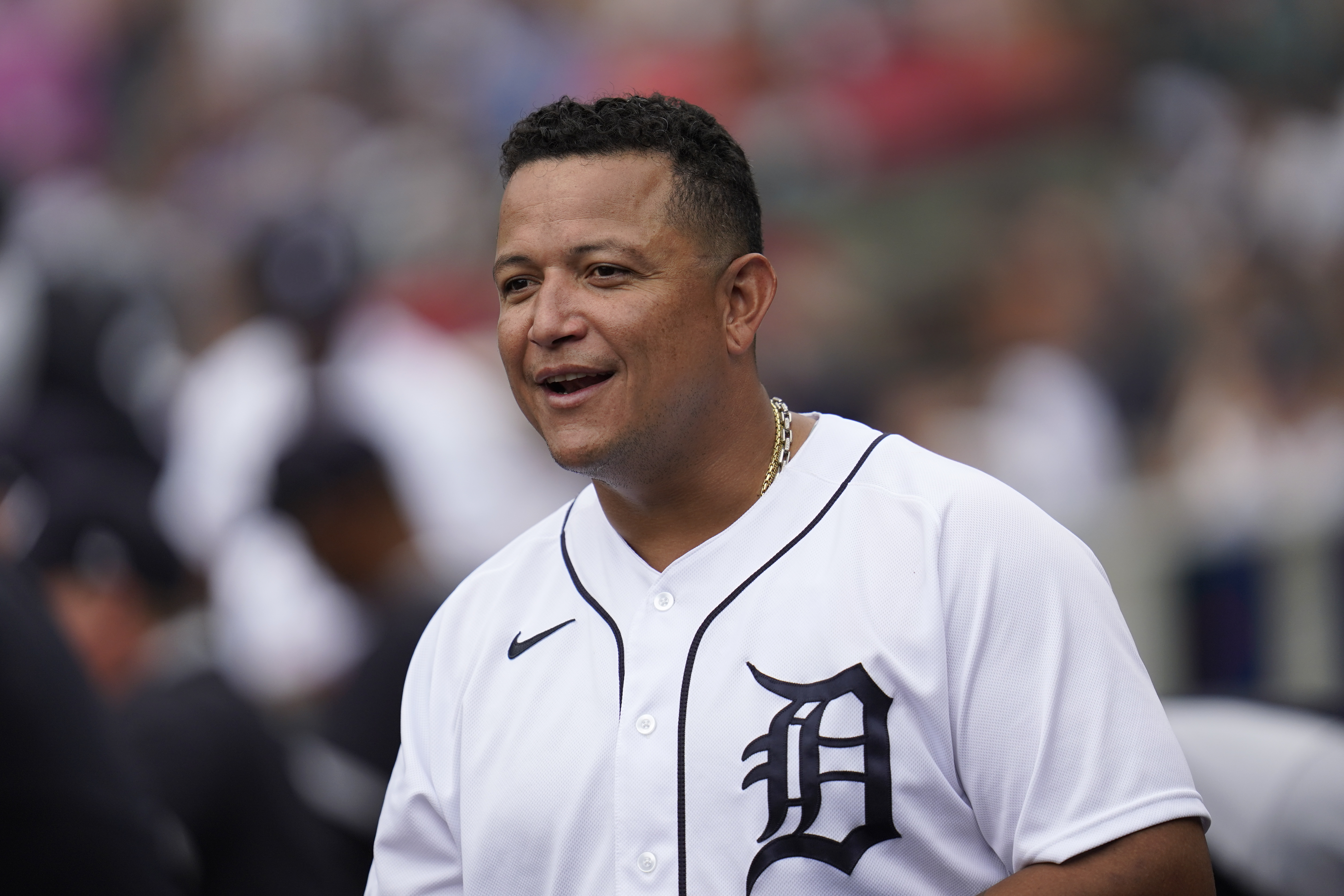 Miguel Cabrera hits 500th career home run against Blue Jays