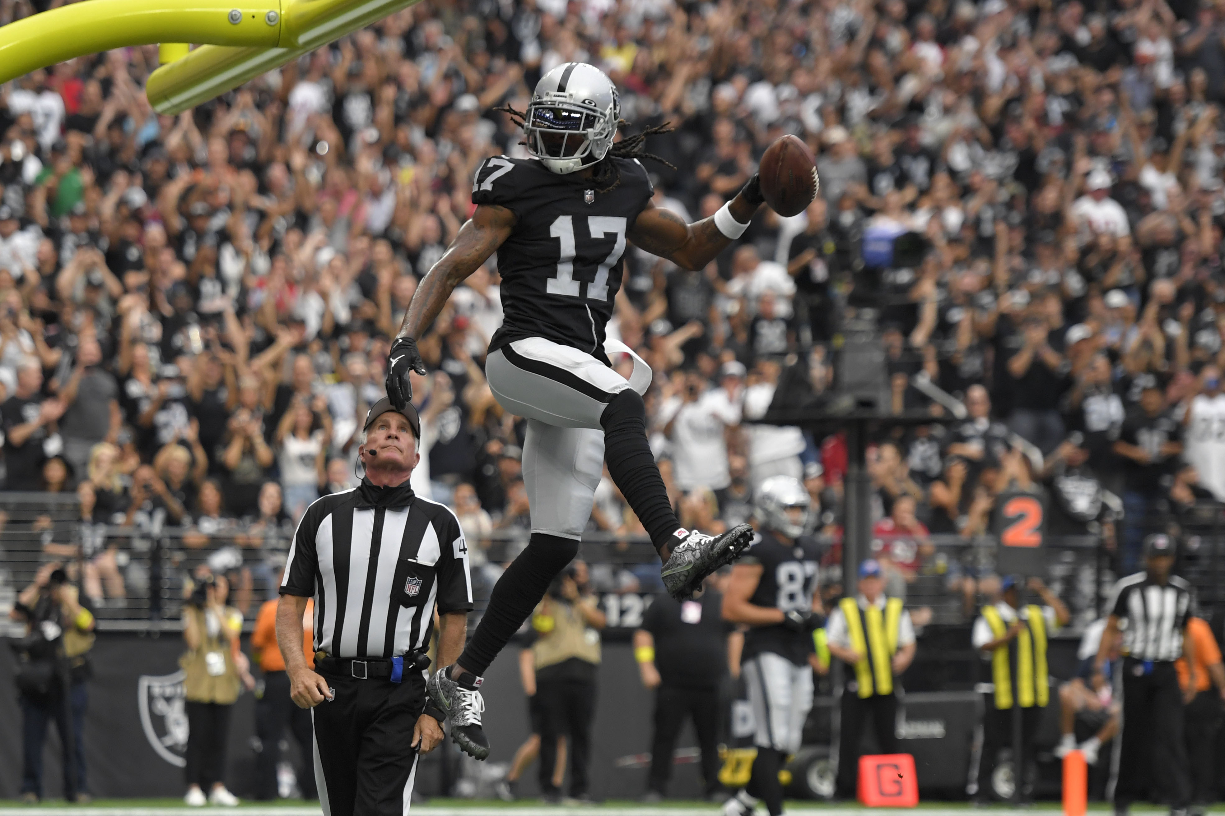 Raiders vs. Cardinals score: Fumble return in OT caps historic