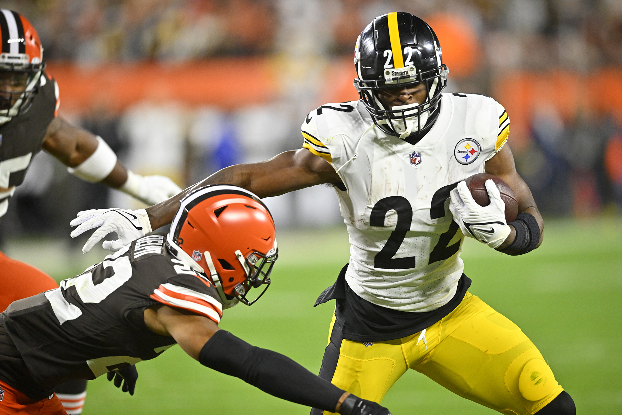 Brissett, Browns rebound from collapse, beat Steelers 29-17