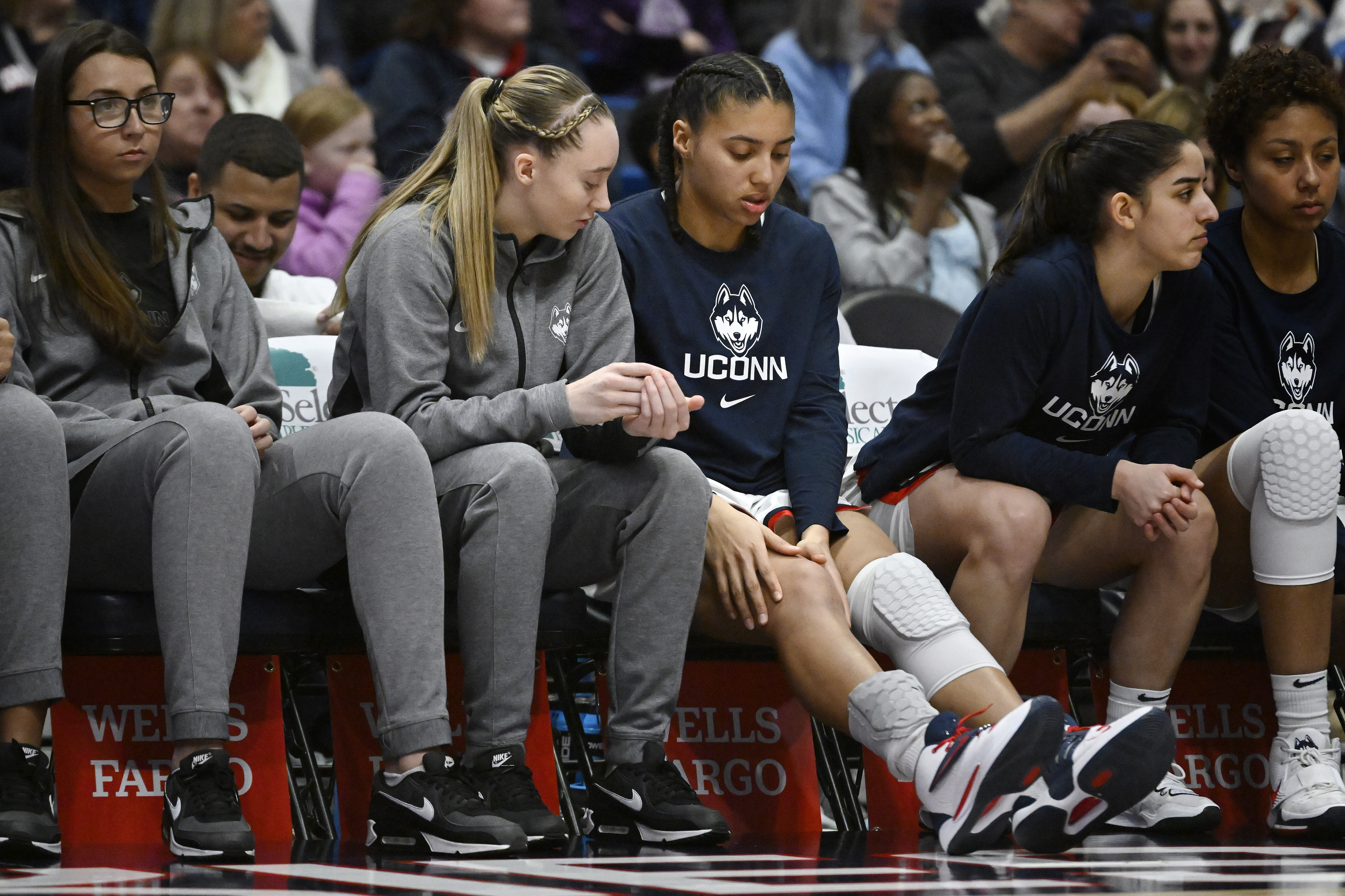 No. 4 UConn beats Georgetown, but Fudd injured again