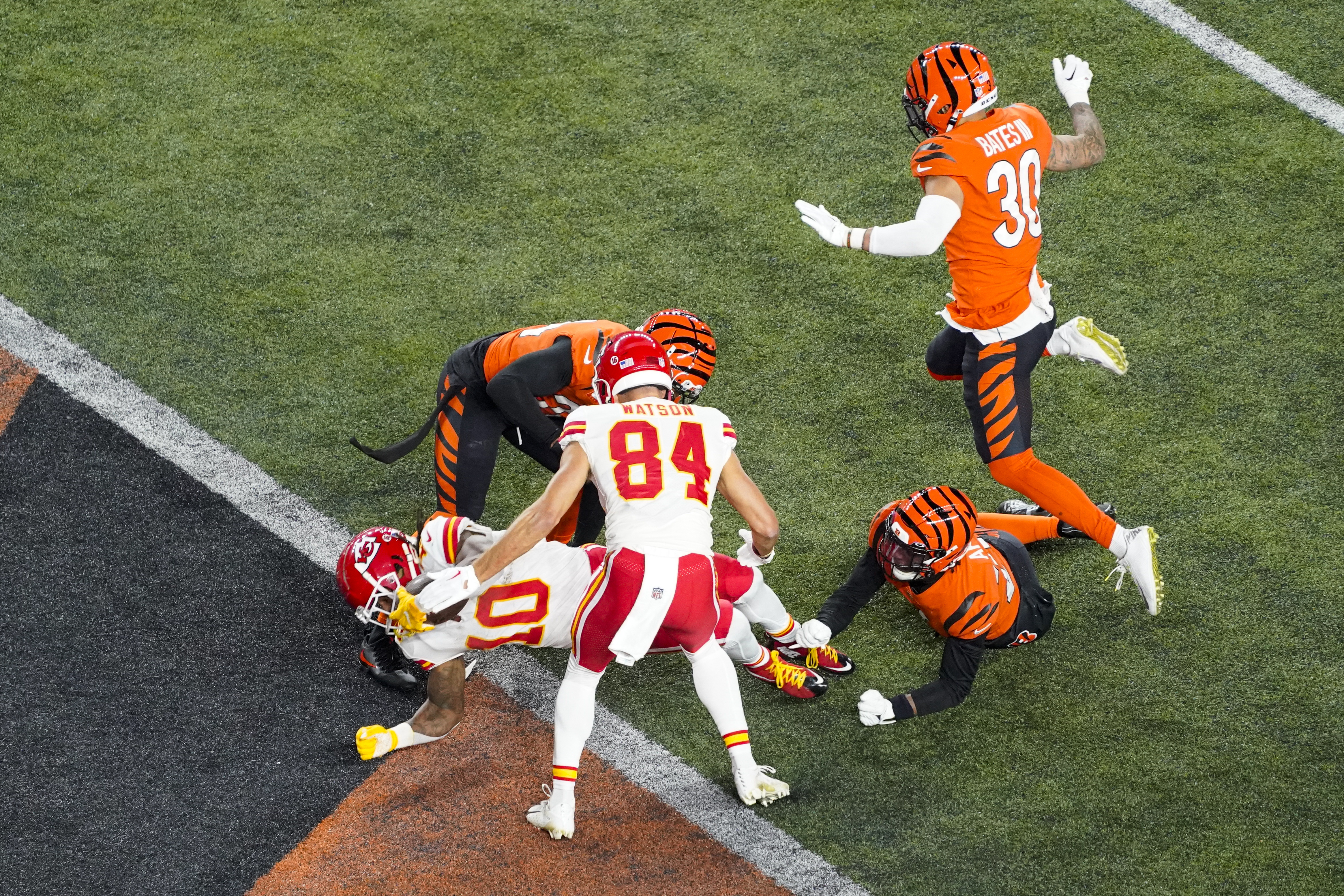 Burrow, Bengals beat Chiefs for 3rd straight time, 27-24 - Restoration  NewsMedia