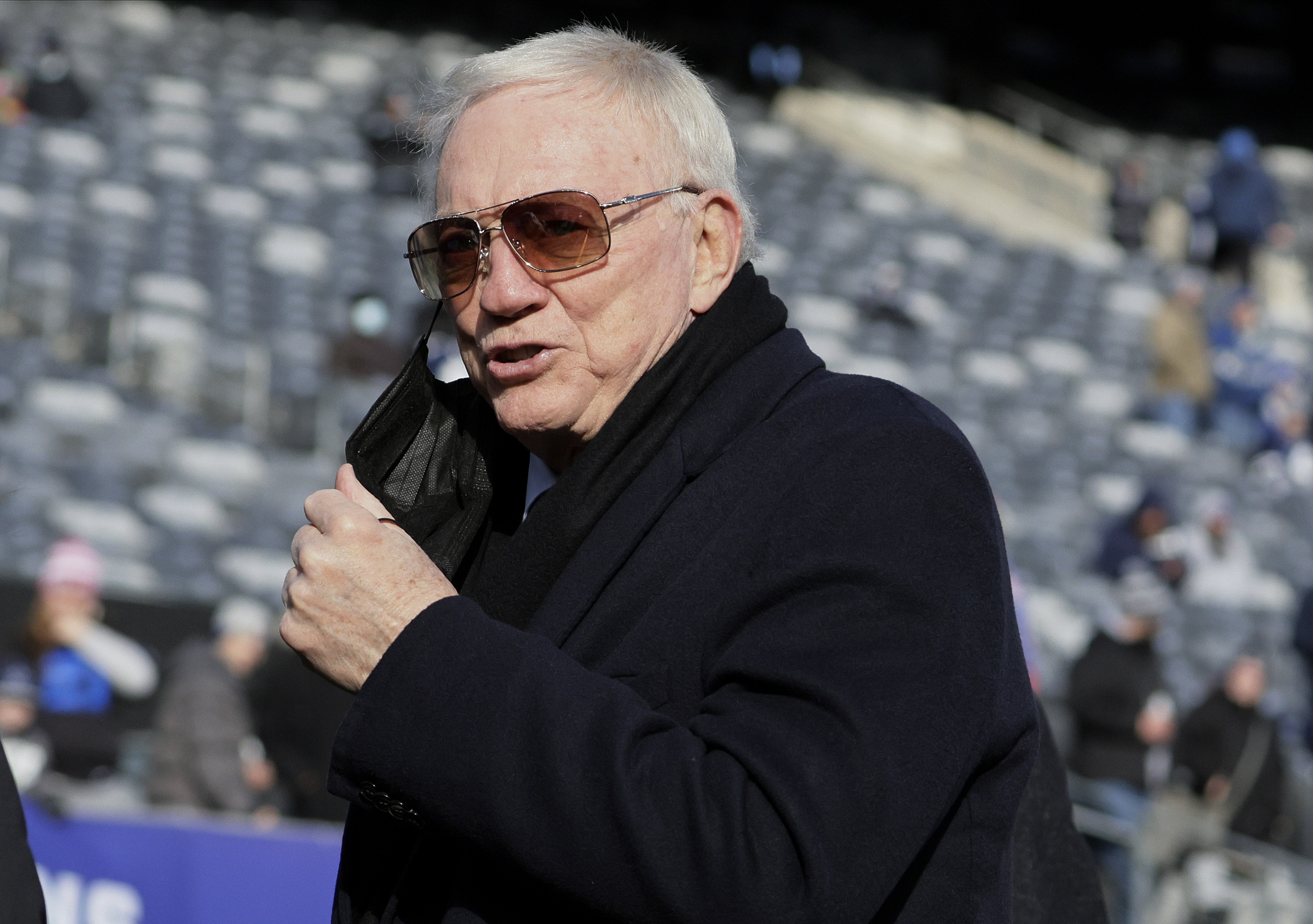 Jerry Jones talks $2.4 million Cowboys cheerleaders settlement