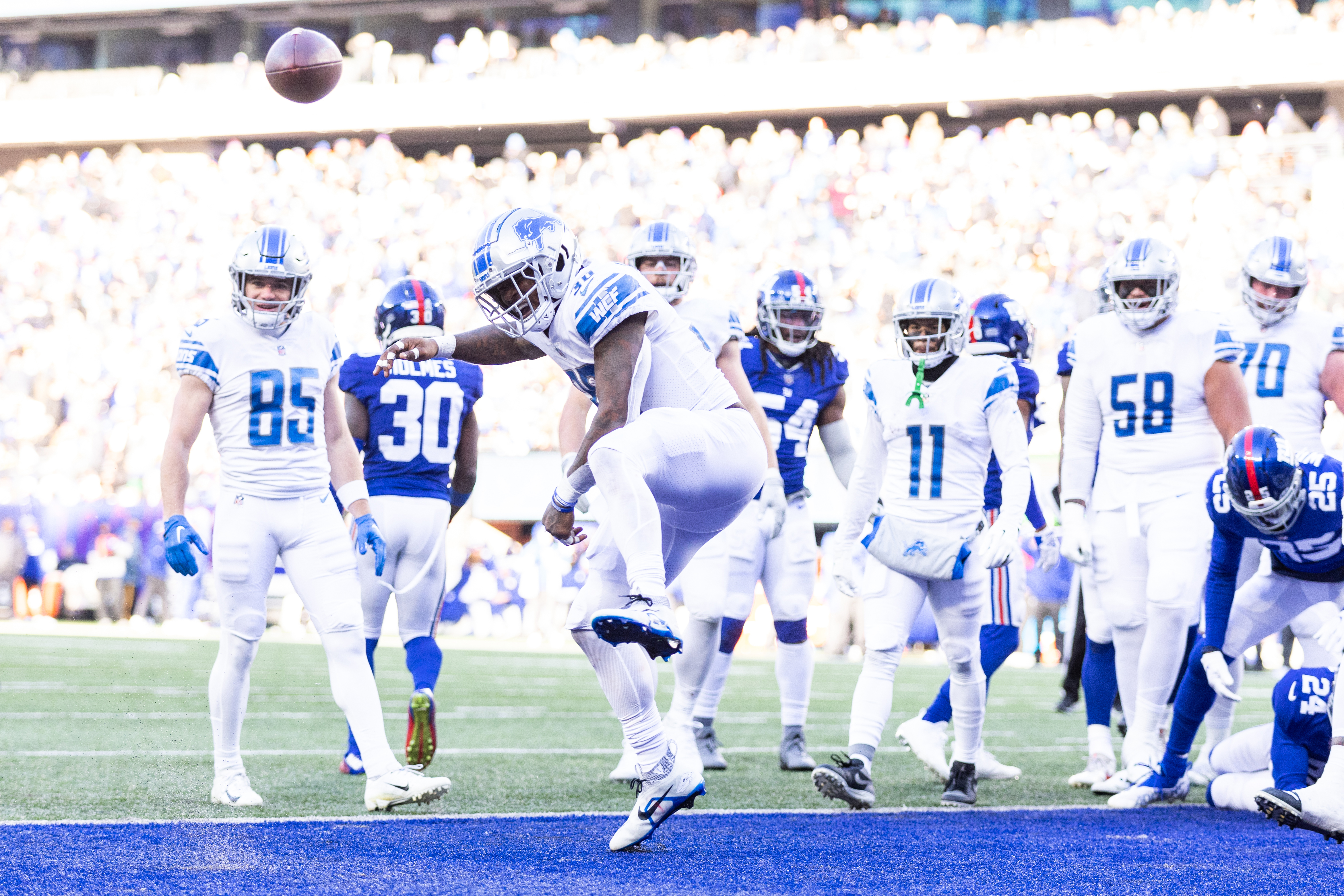 Detroit Lions defense, Williams historic day extends winning streak to 3