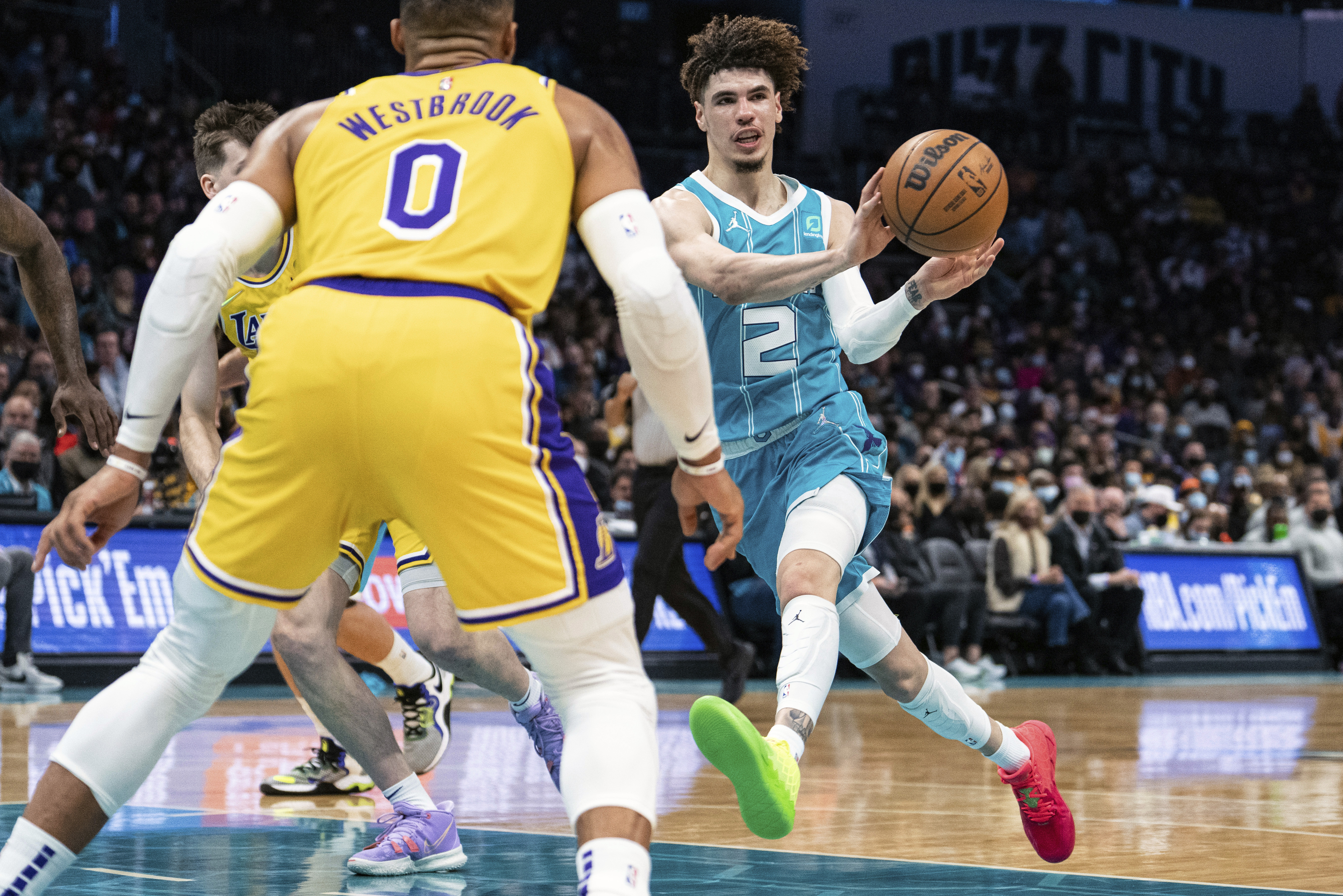 Where can I find the calf sleeves LaMelo is wearing in this photo? They  look really clean. : r/CharlotteHornets