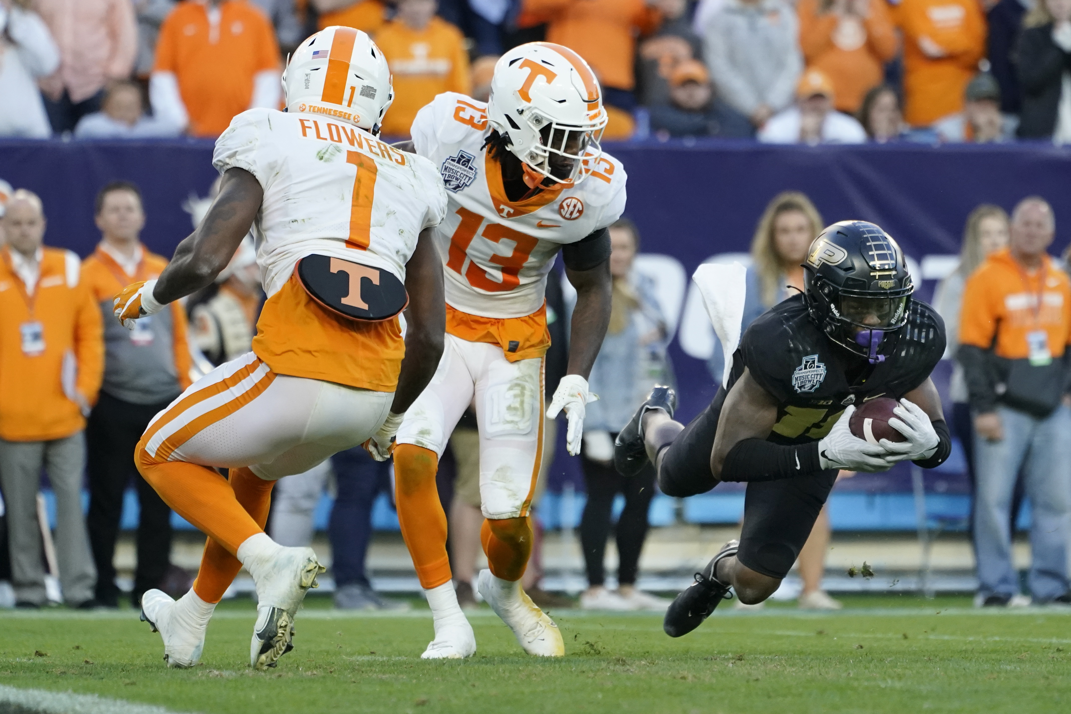 Music City Bowl: Tennessee Vols vs. Purdue football point spread