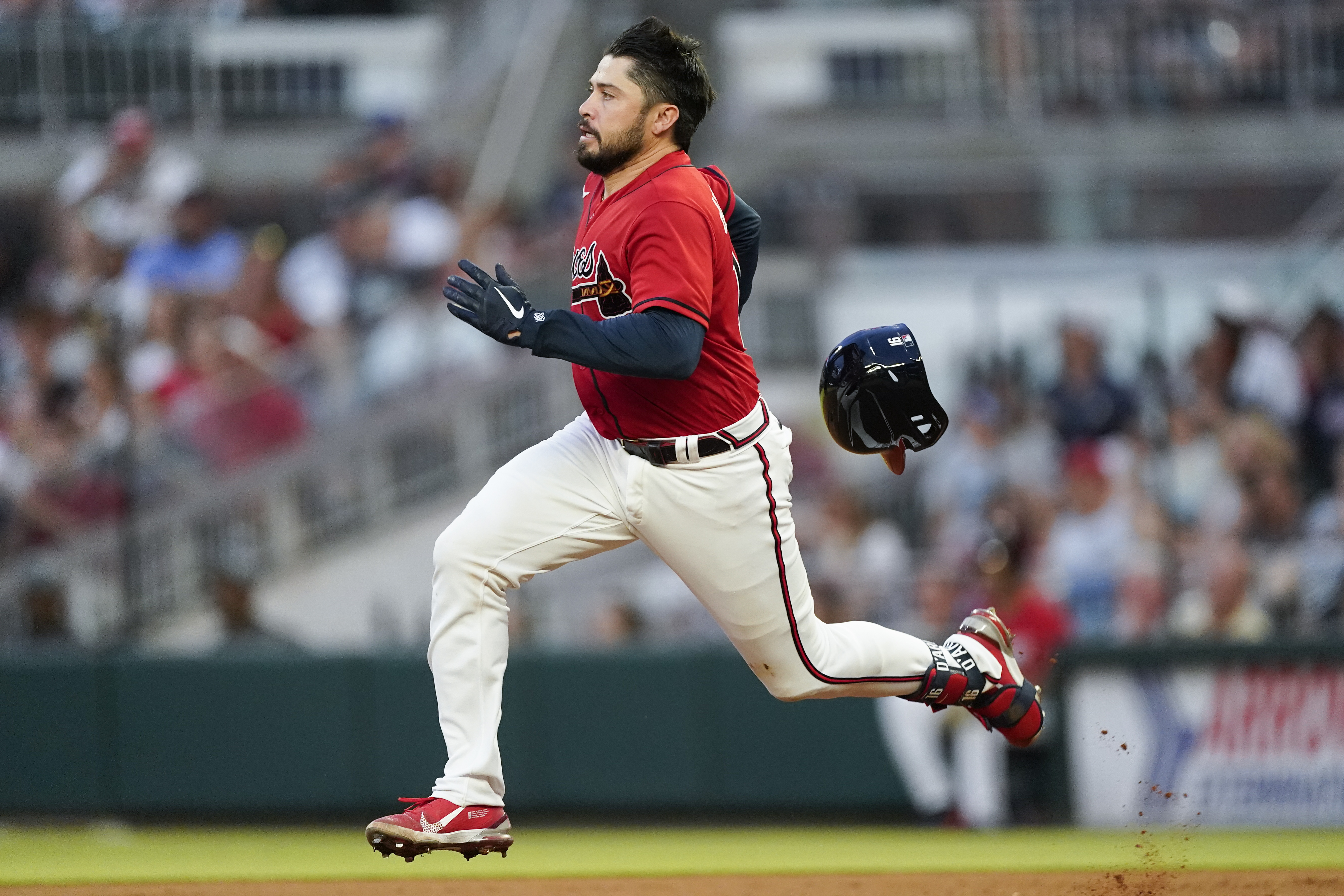 Strider fans 8, Braves top Pirates 4-2 for 9th straight win