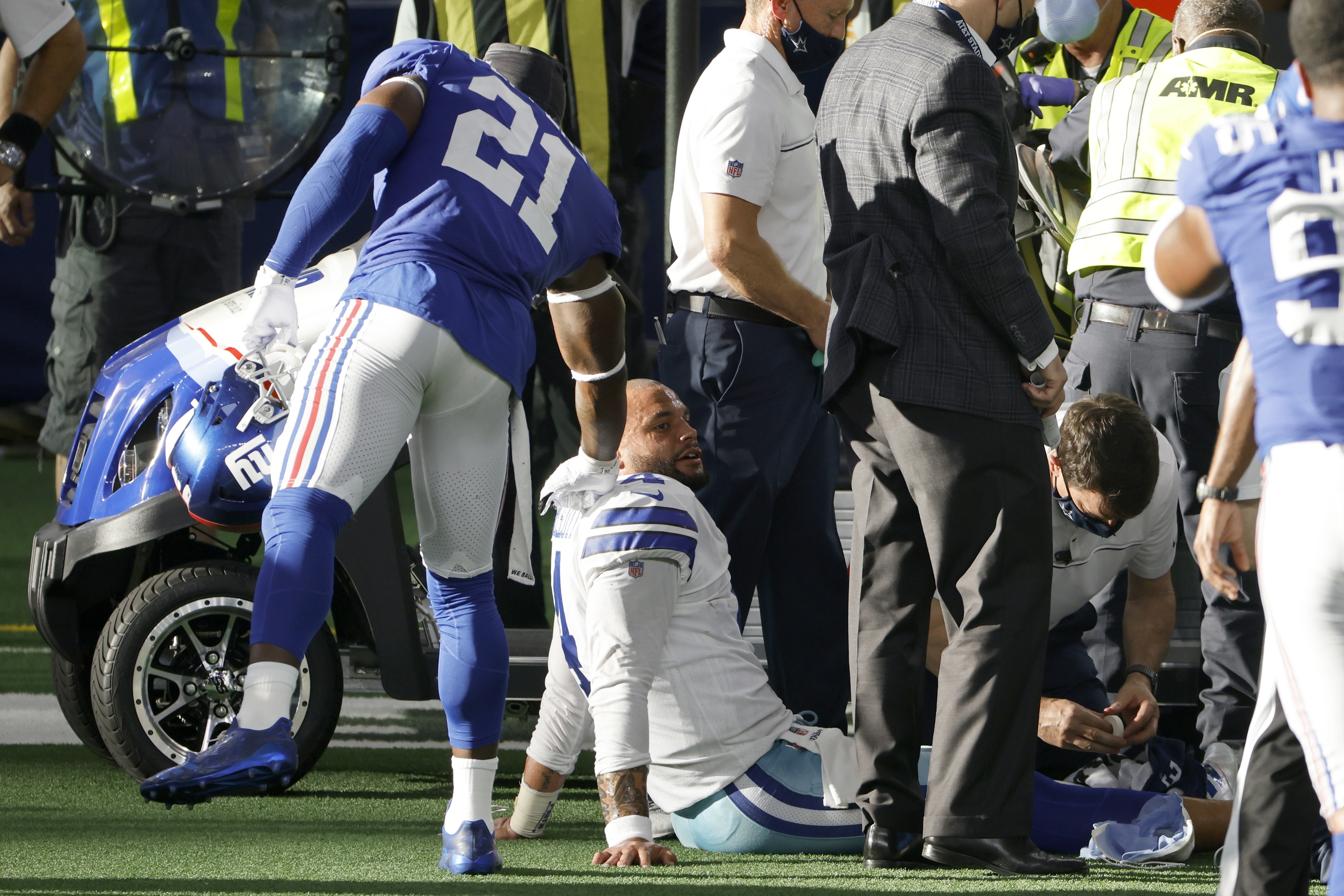 Prescott has gruesome injury, Cowboys rally to beat Giants