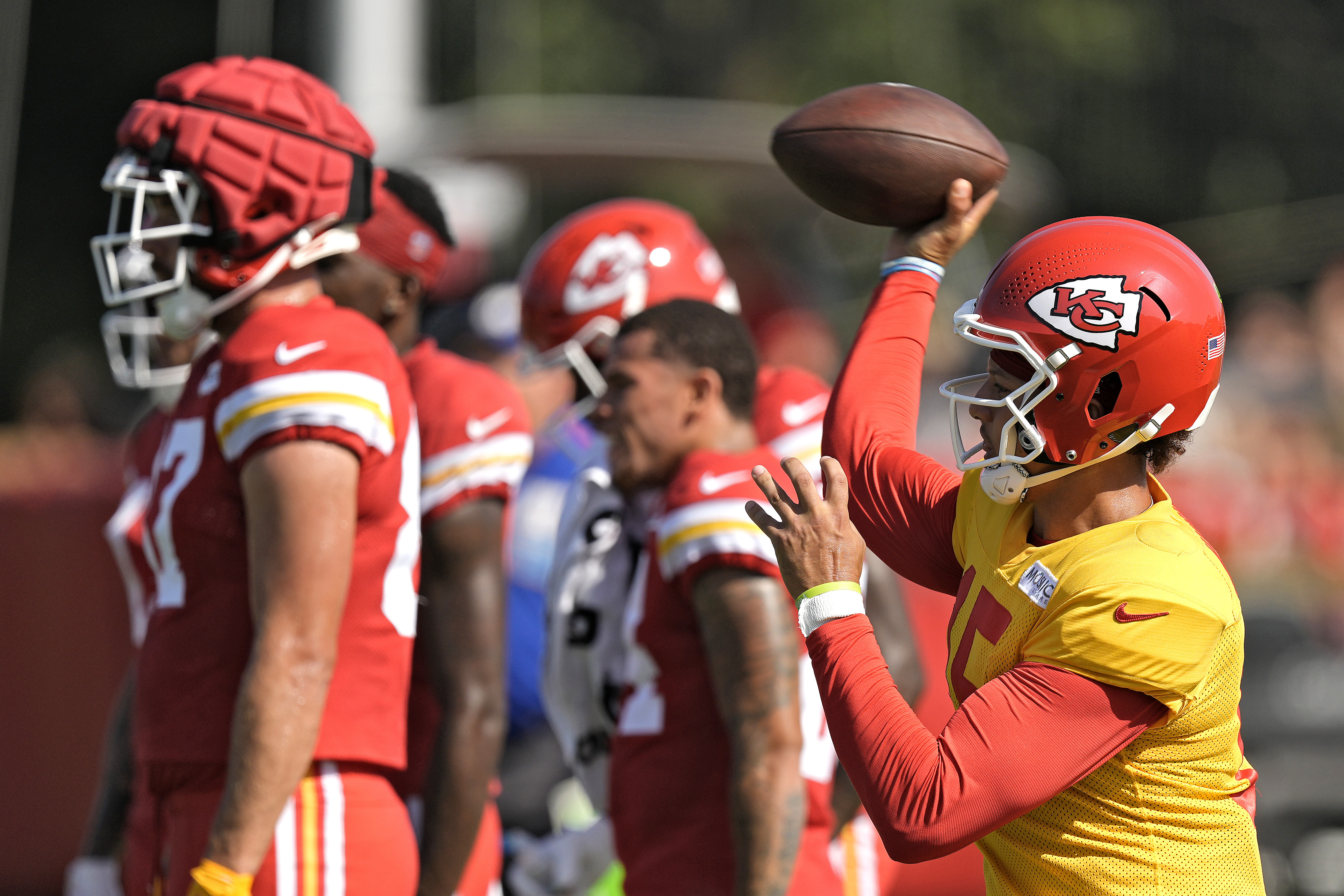 Super Bowl champion Chiefs hold hot, tough practice in 1st day of pads –  NewsNation