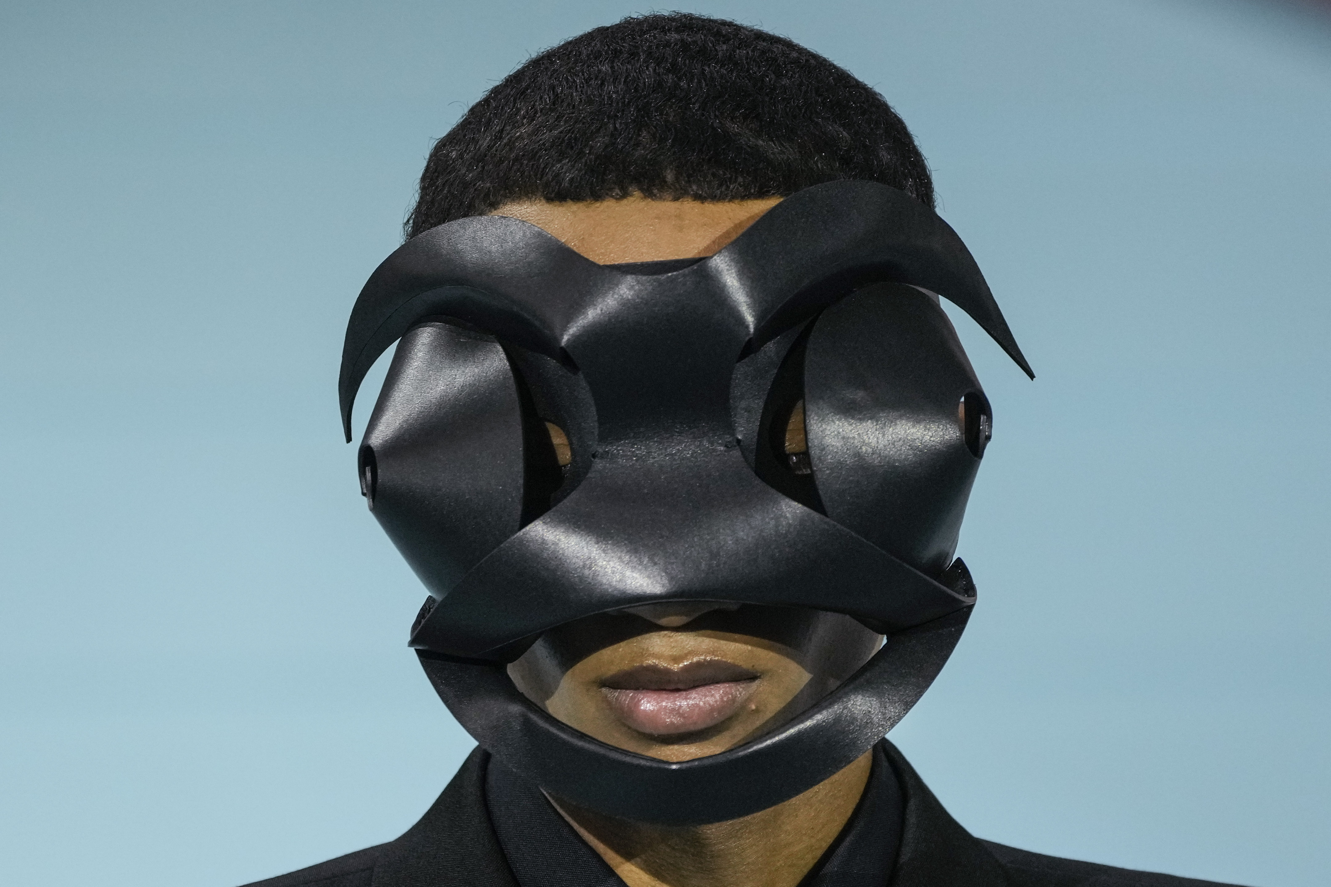 Masked Men Rob Louis Vuitton on Mag Mile – NBC Chicago