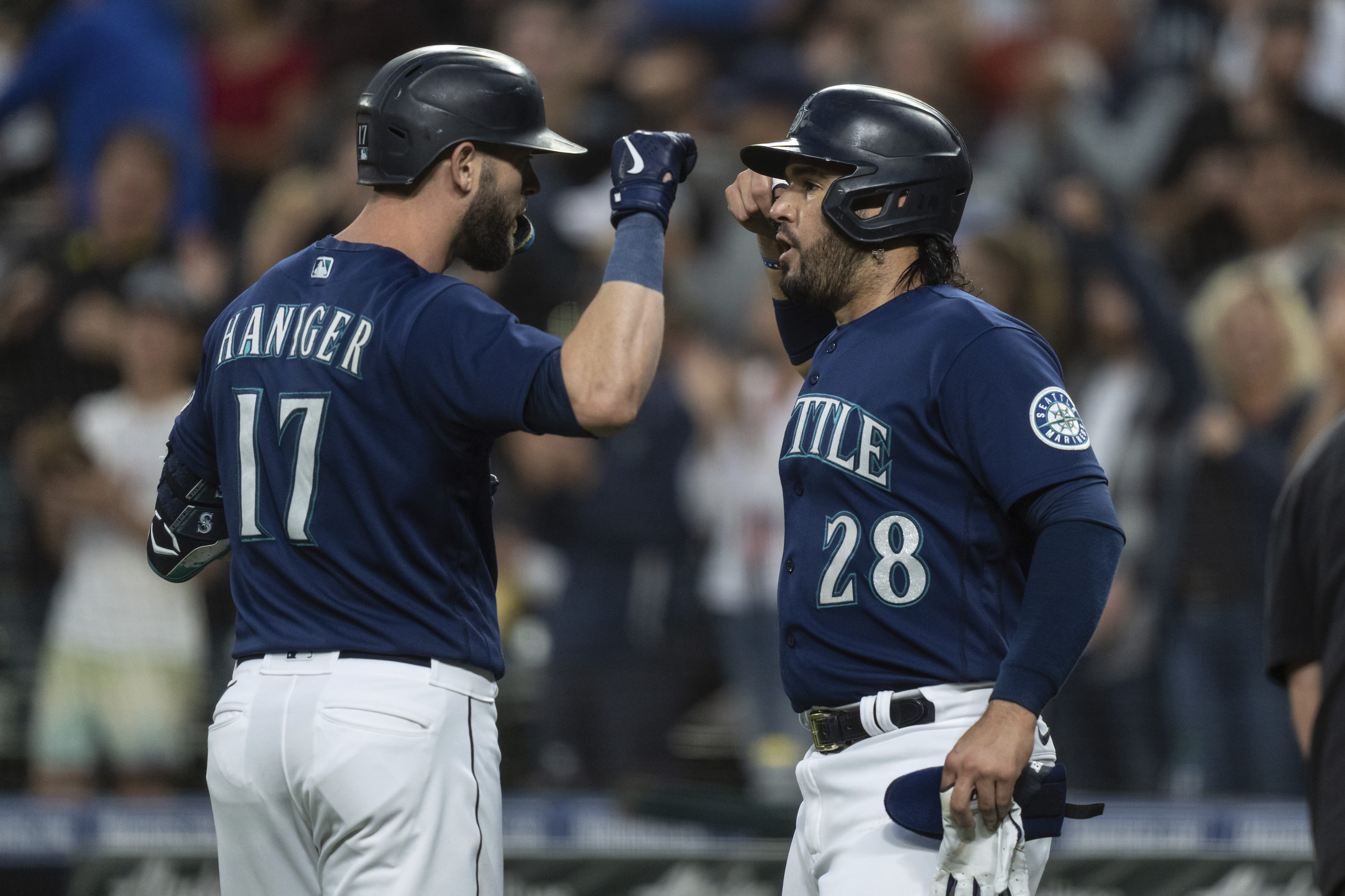 Mariners outlast Rangers in 11, close in on playoff berth