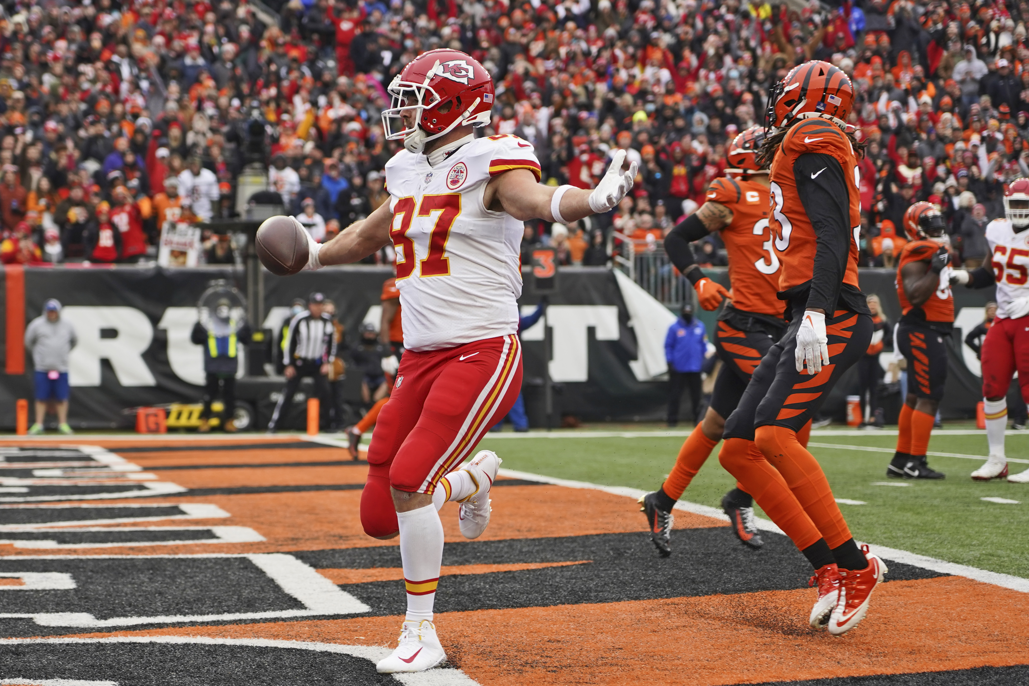 Kansas City Chiefs defeat Pittsburgh Steelers 36-10