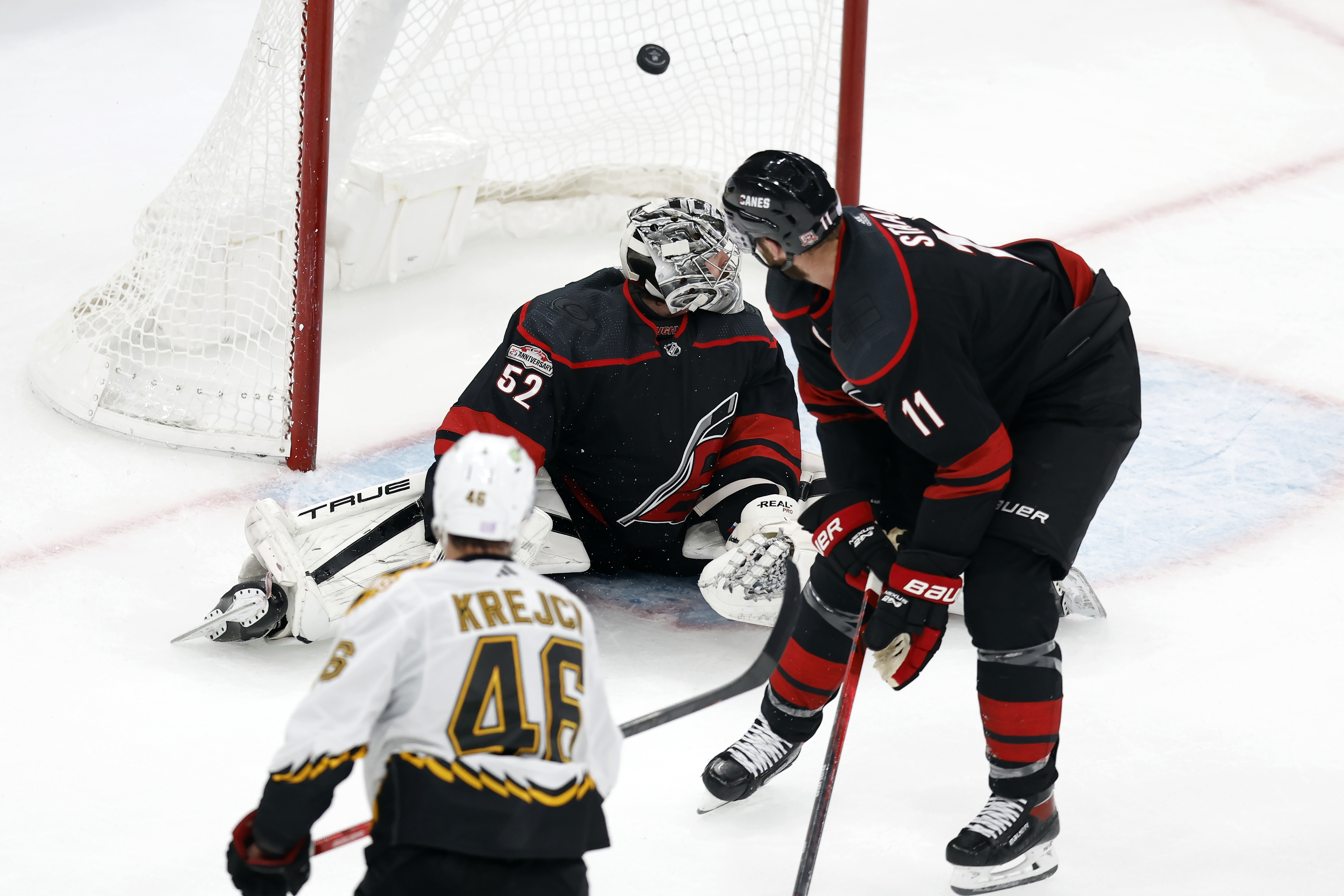 Bruins' Jeremy Swayman, Nick Foligno Are Teammate Goals