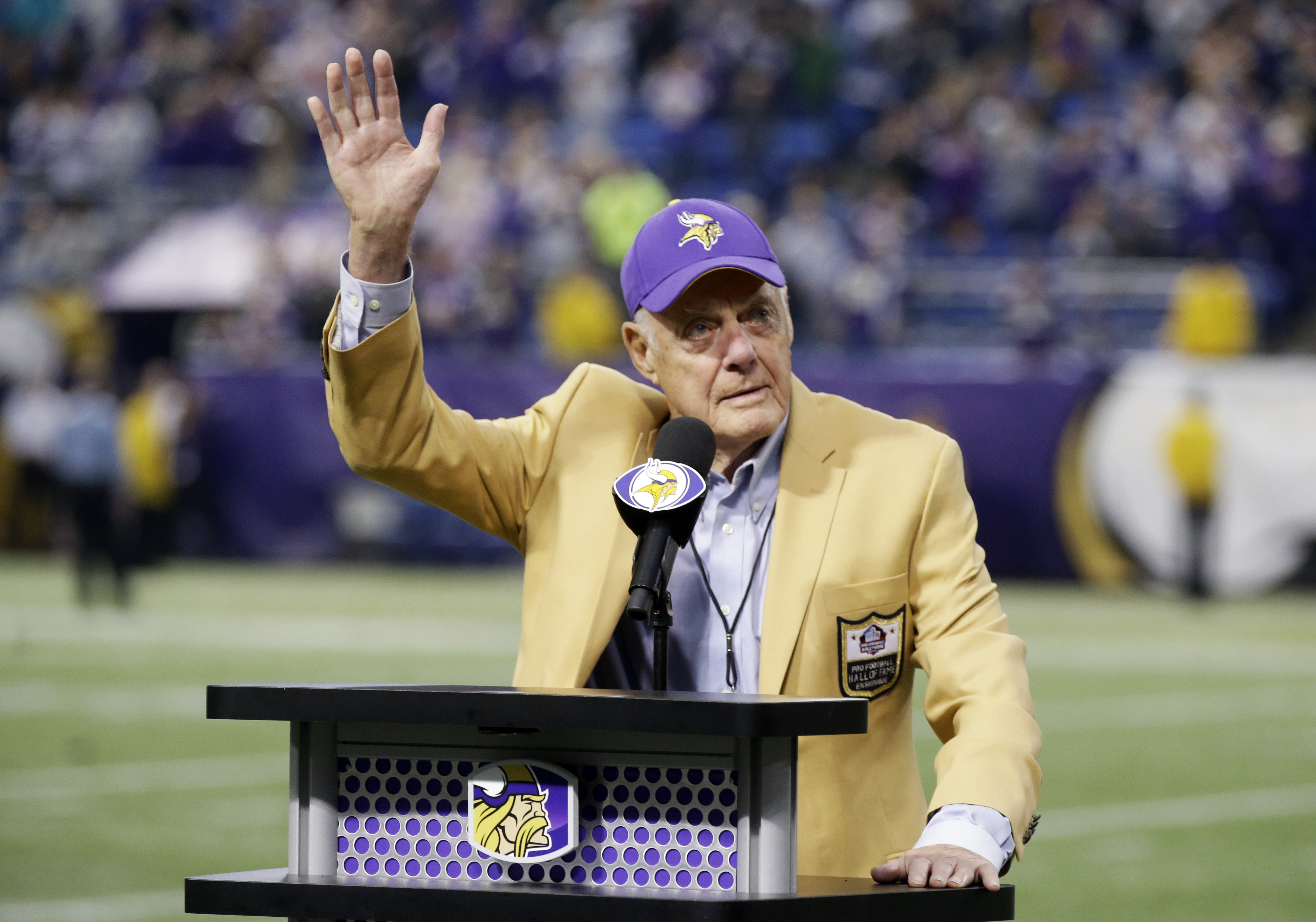 Bud Grant, stoic coach of powerful Vikings teams, dies at 95