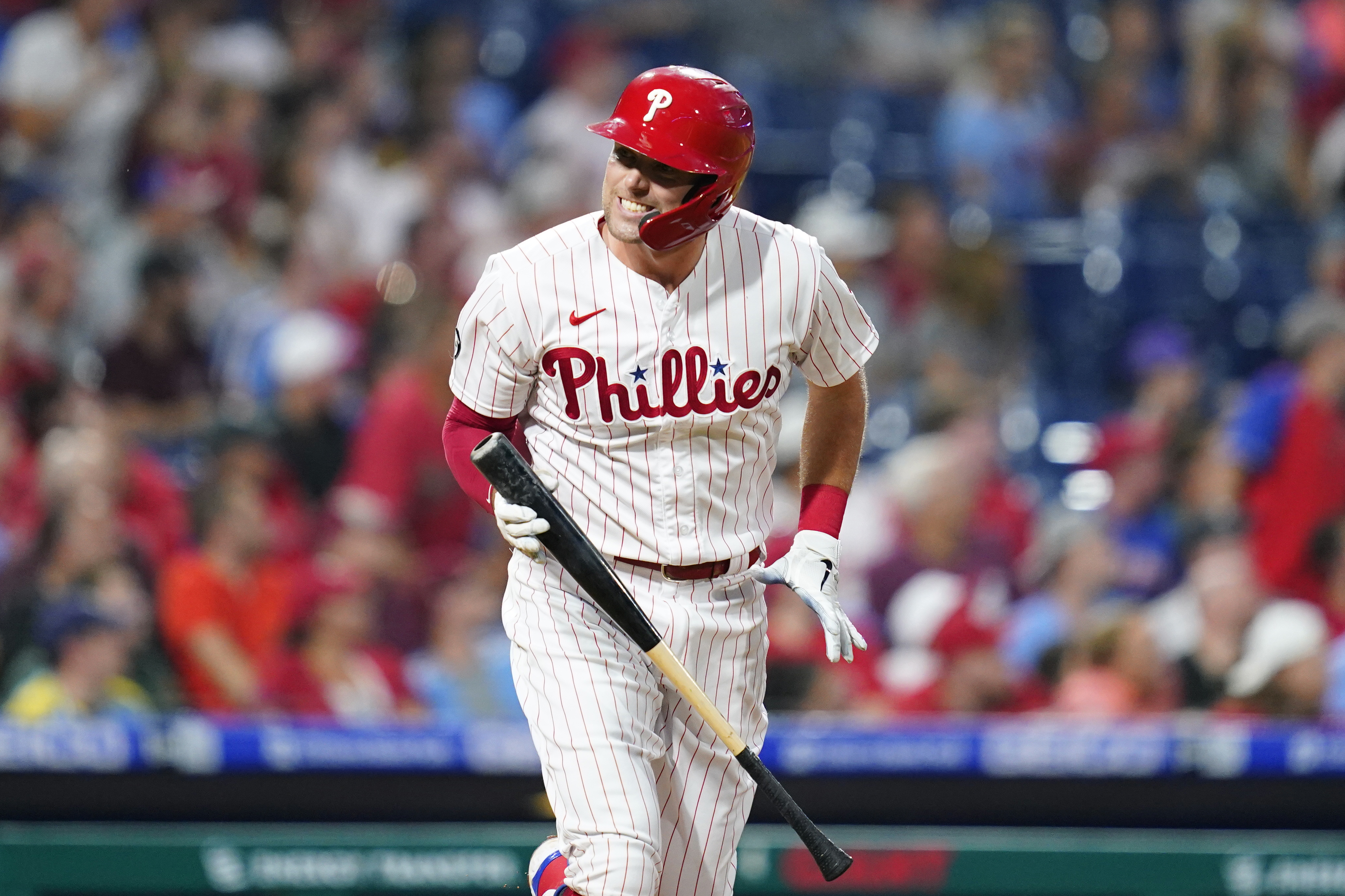 Rhys Hoskins held out of Phillies' lineup as a precaution after
