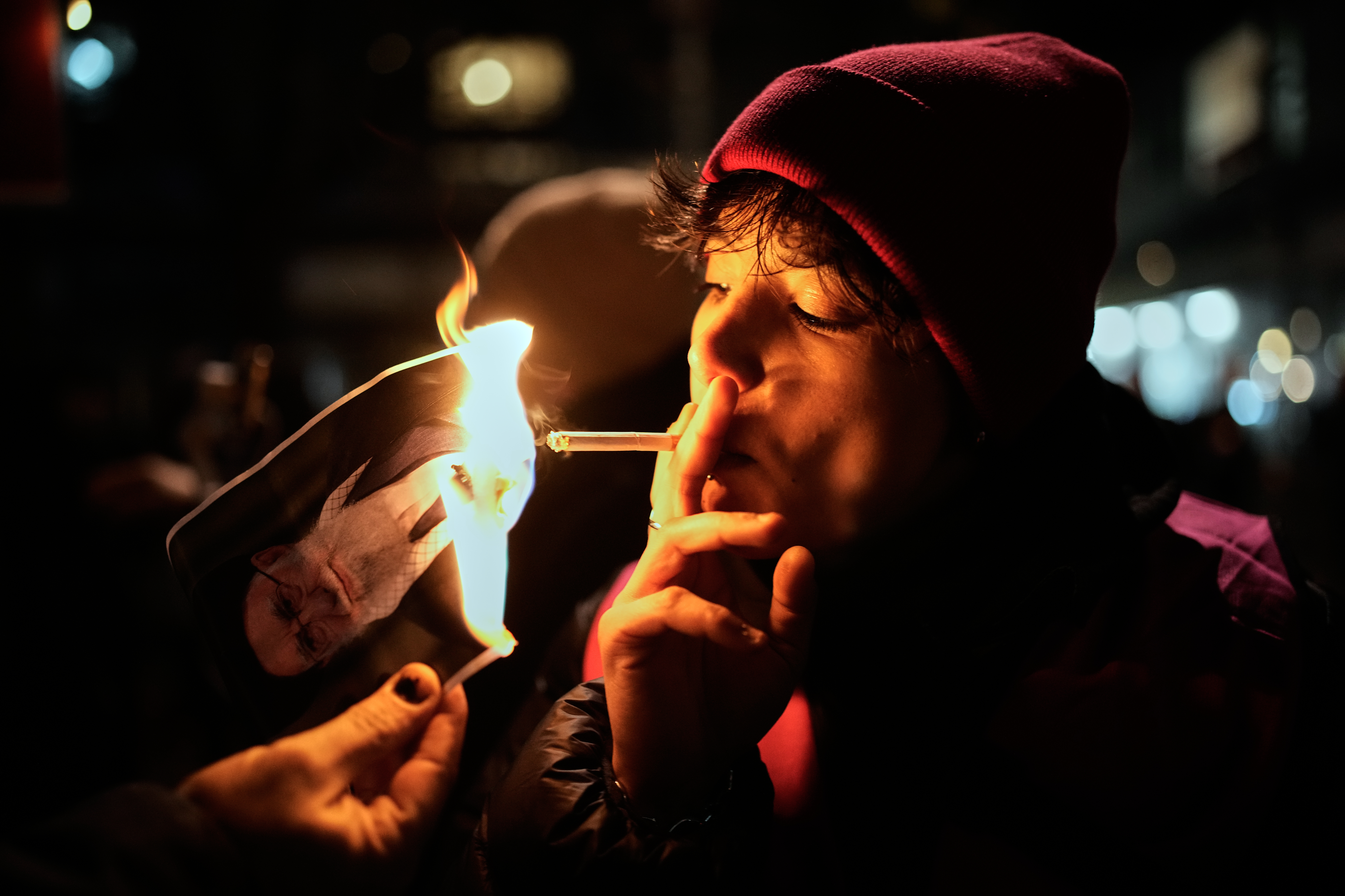 iranian girl lighting cigarette She set a photo afire, lit a cigarette — and became a symbol of resistance  for Iran protesters