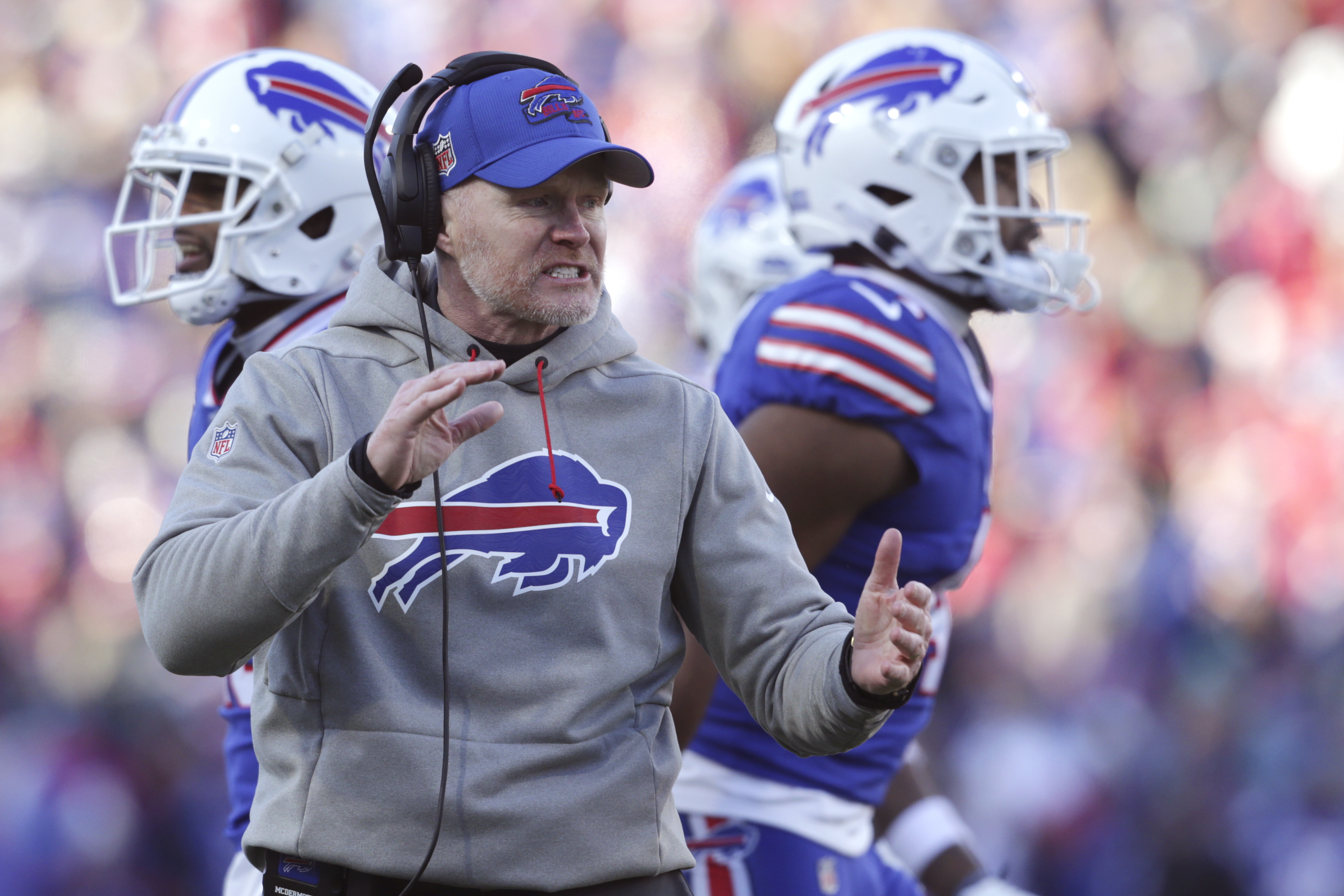 Bills' Hamlin Attends 1st Game Since Collapse, Waves to Fans