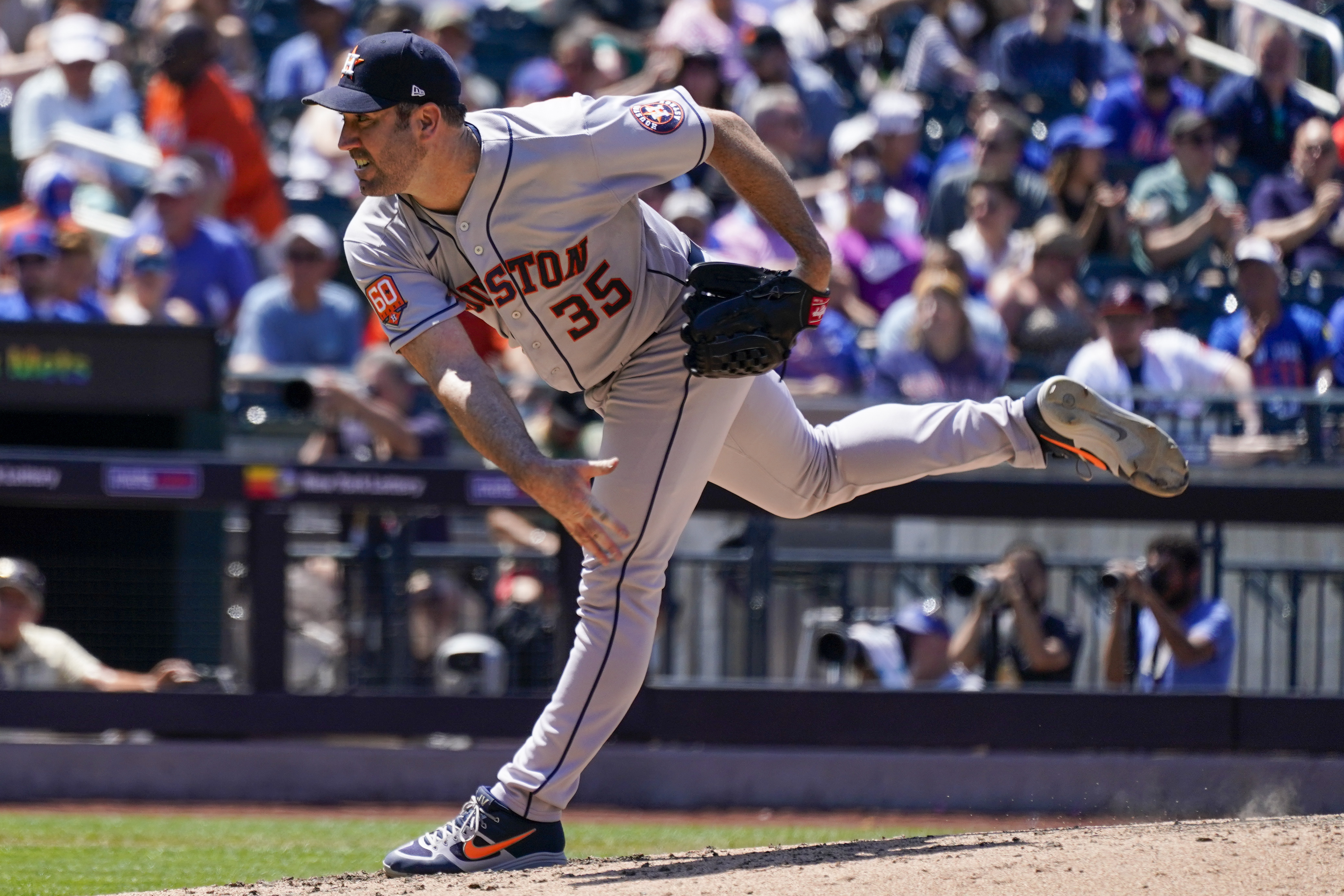 Verlander goes 8, Astros beat Mets 2-0 on Castro's homer - The San