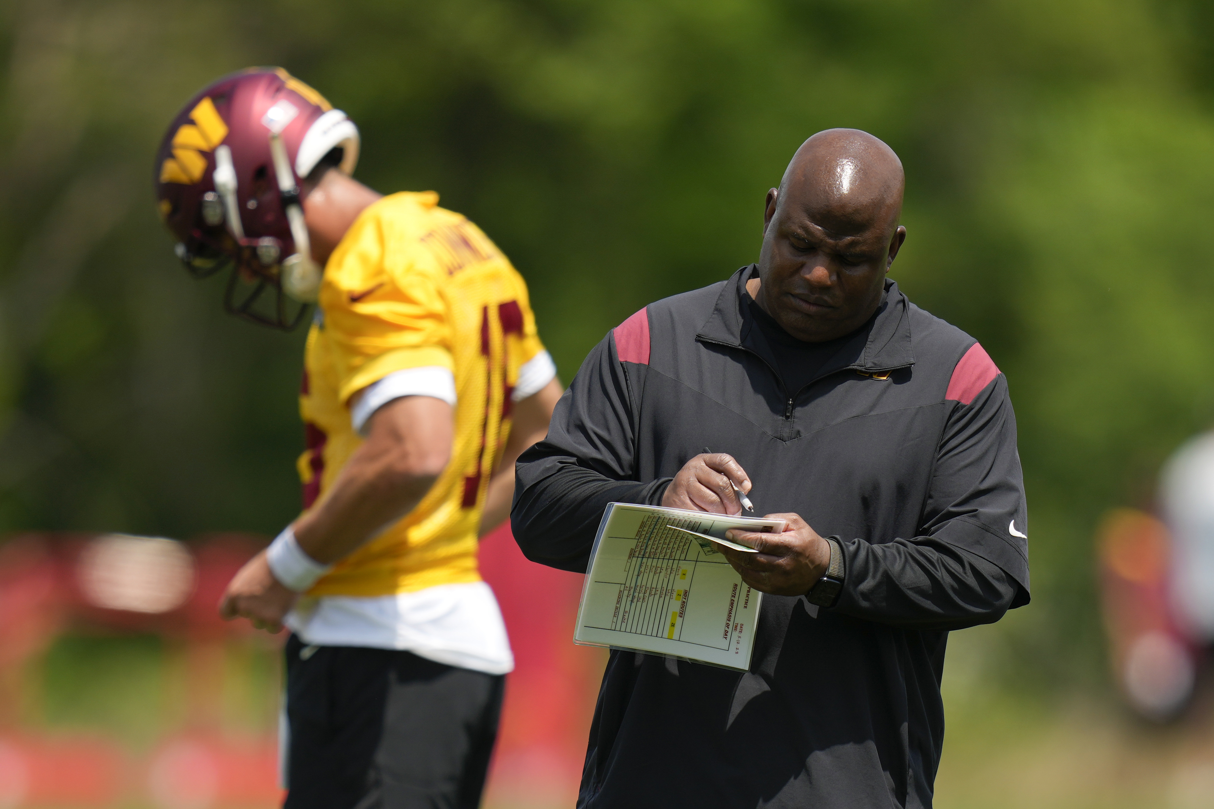 Commanders hire Eric Bieniemy as assistant head coach/offensive coordinator