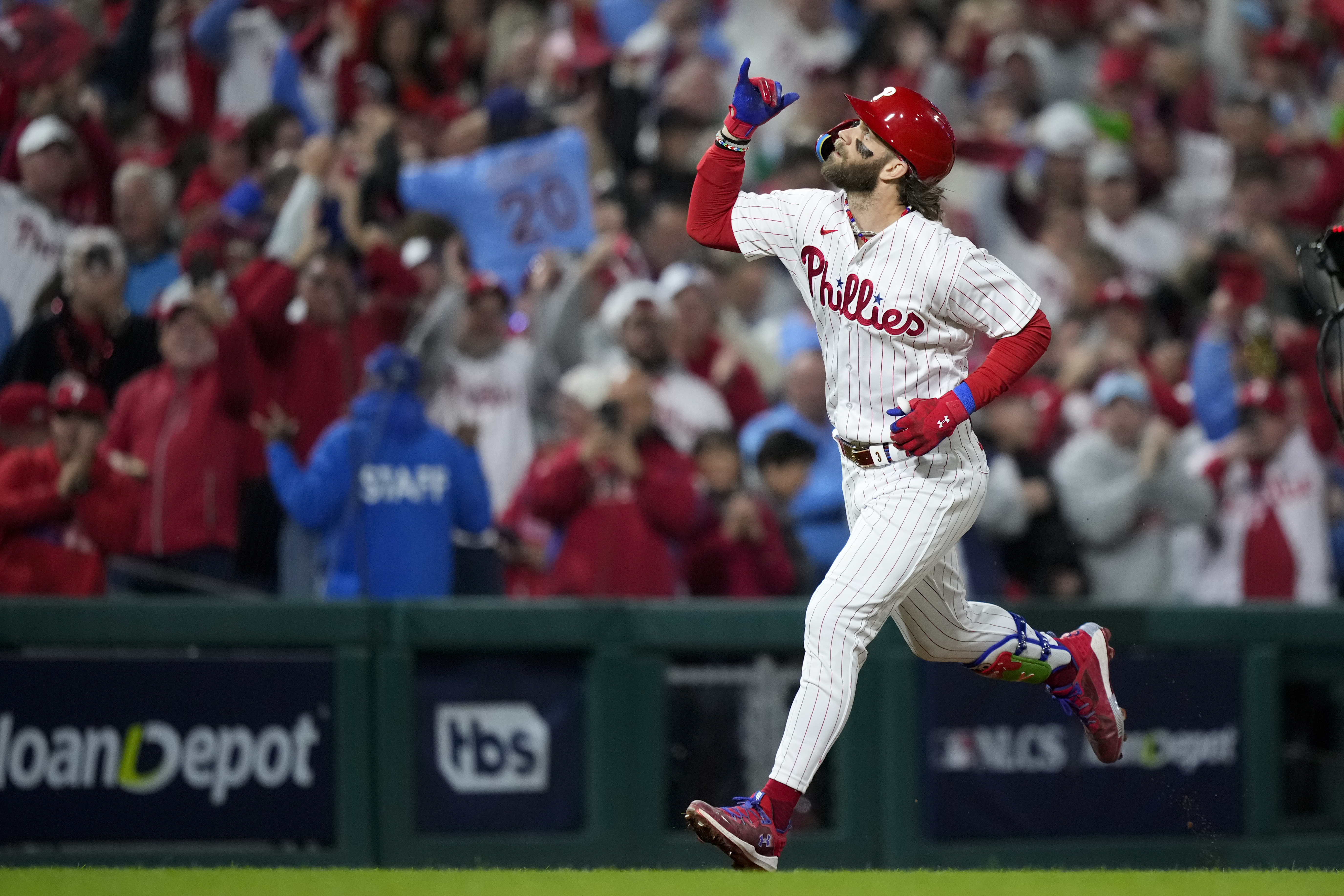 Philadelphia Phillies blow 4-0 lead, fall to St. Louis Cardinals in Game 2  of NLDS 