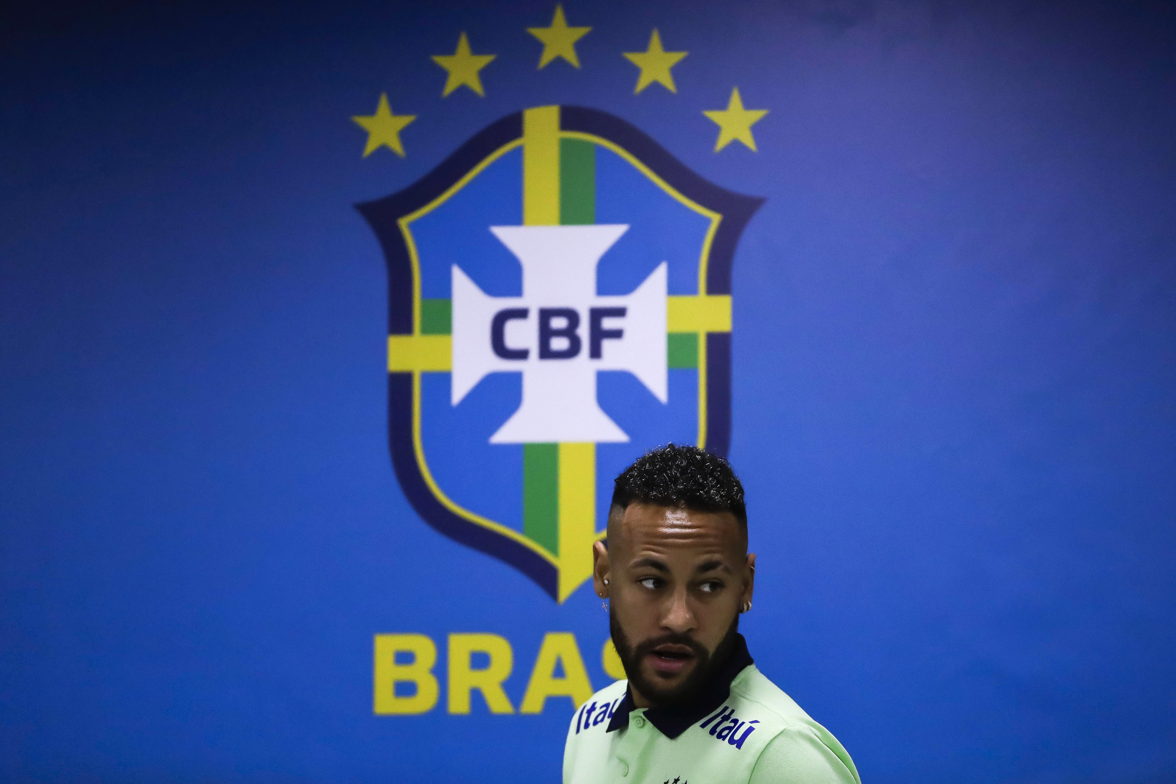 Neymar breaks Brazil's goal-scoring record in 5-1 win in South