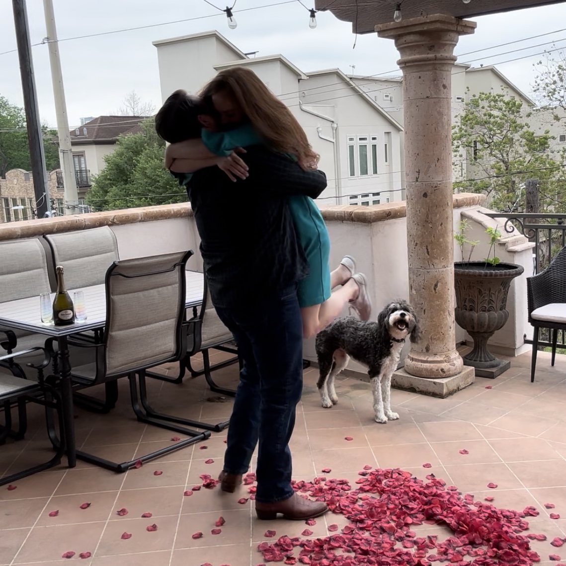 🔒 KPRC 2 Meteorologist Caroline Brown is engaged! See heartwarming photos  of the surprise proposal