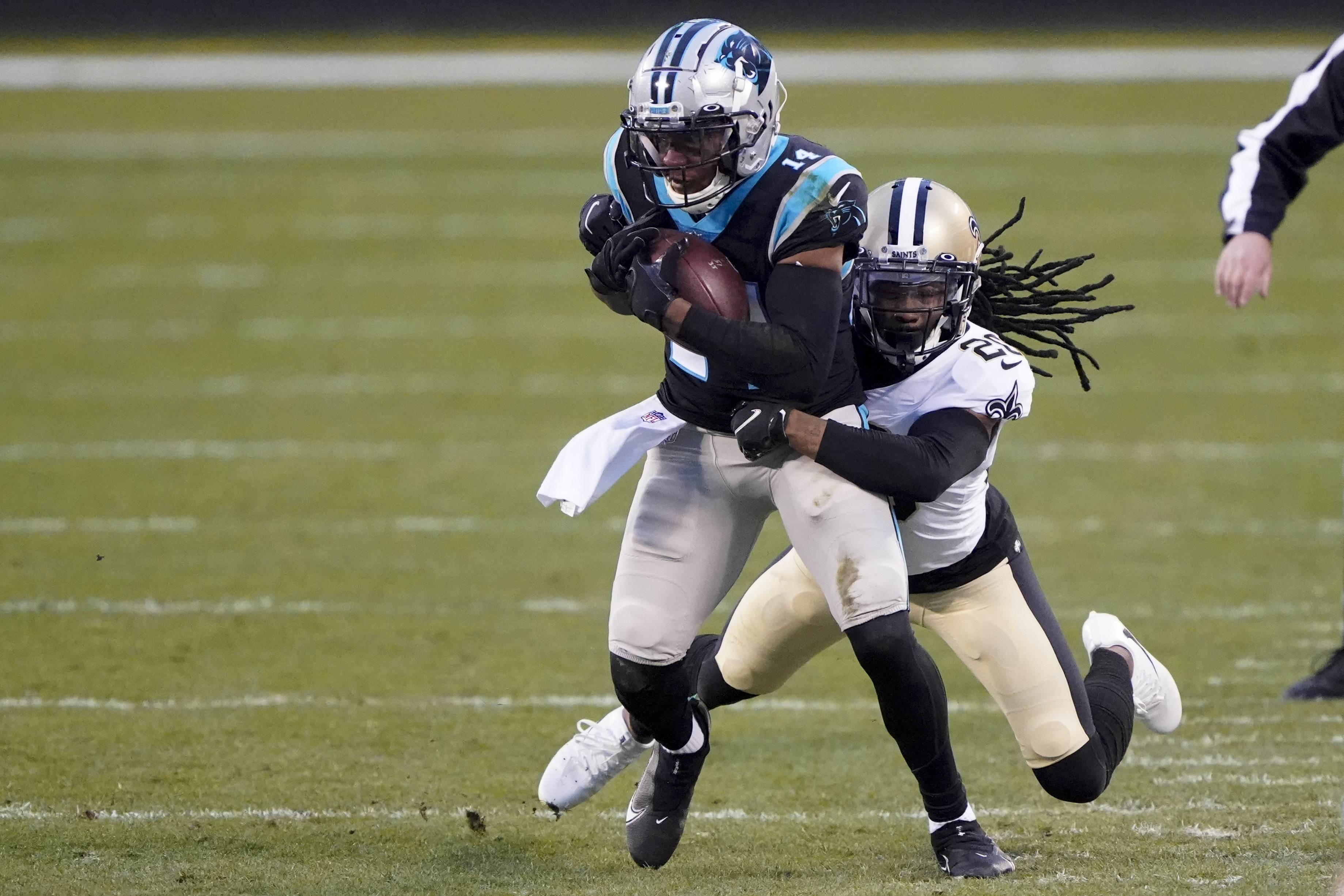 Saints rout Panthers 33-7 to earn No. 2 seed in NFC playoffs