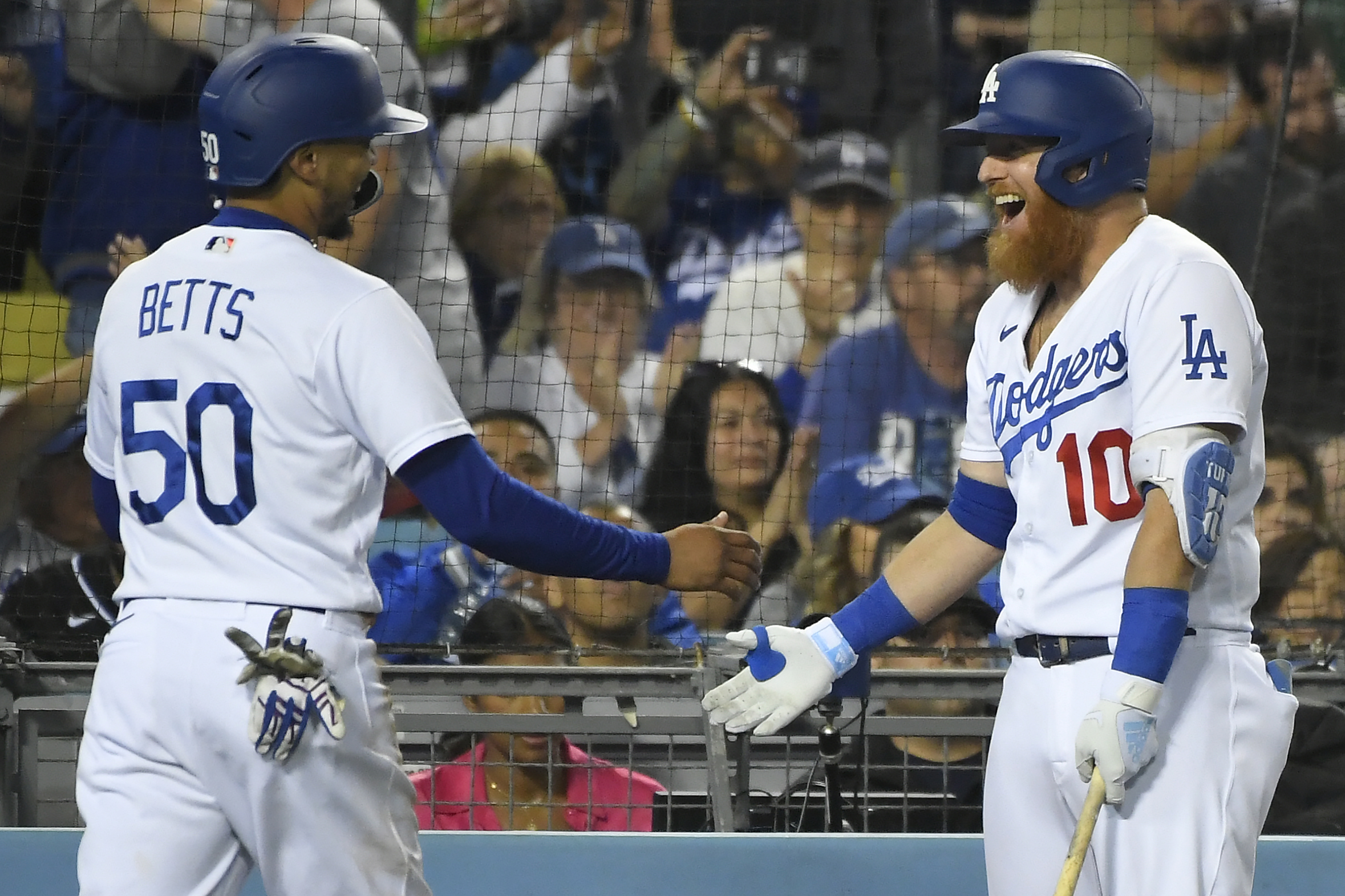 Mets' Francisco Lindor misses 2-0 loss to Dodgers after slamming finger in  hotel door