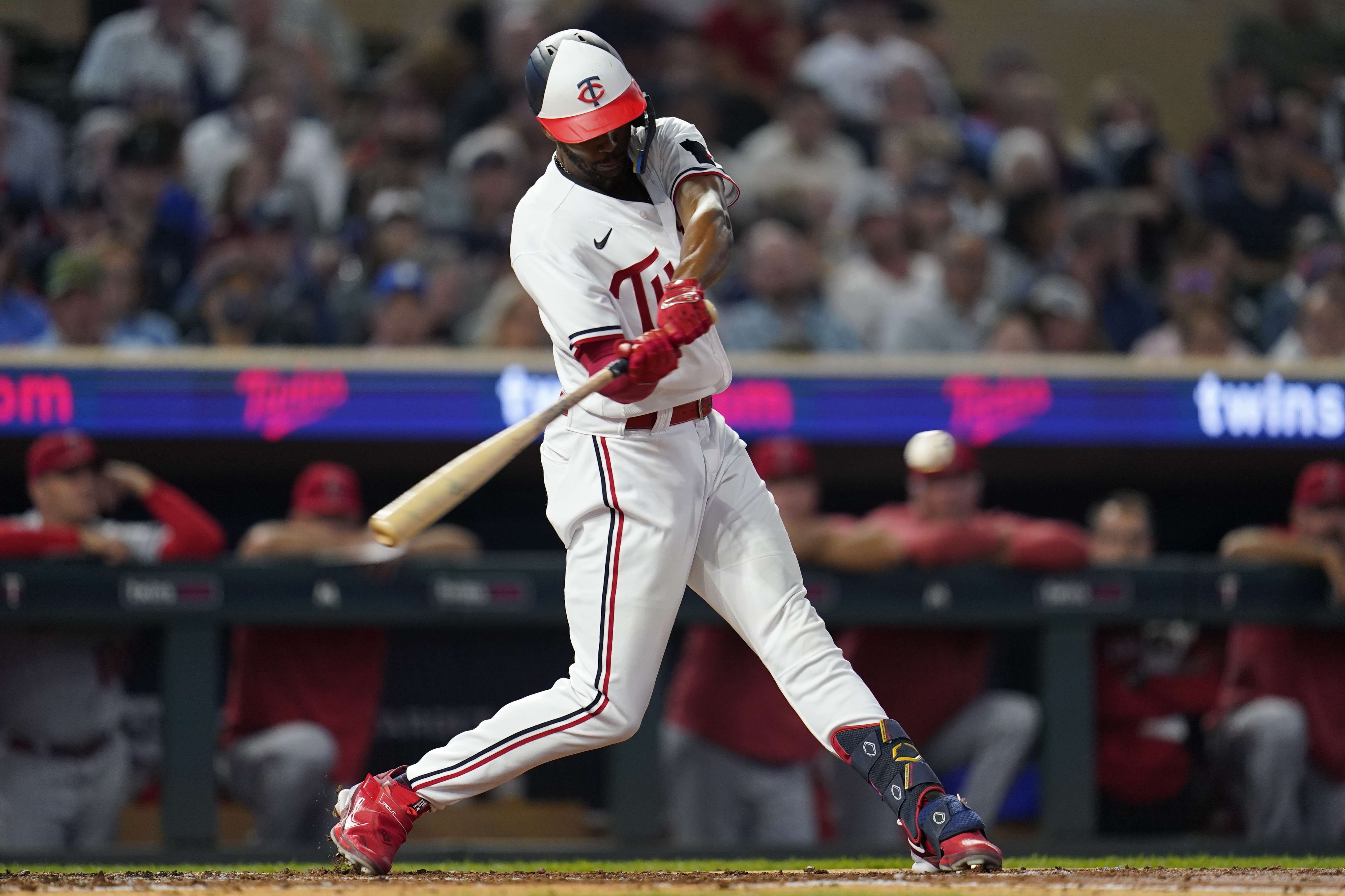 Logan O'Hoppe breaks tie in sixth, Los Angeles Angels edge Washington  Nationals