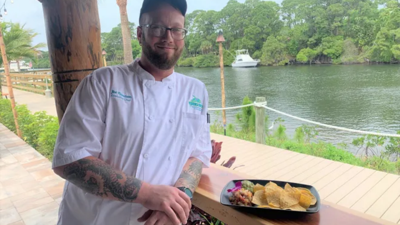 New restaurant: Arrive at Merritt Island bar and grill by boat; Polynesian flair