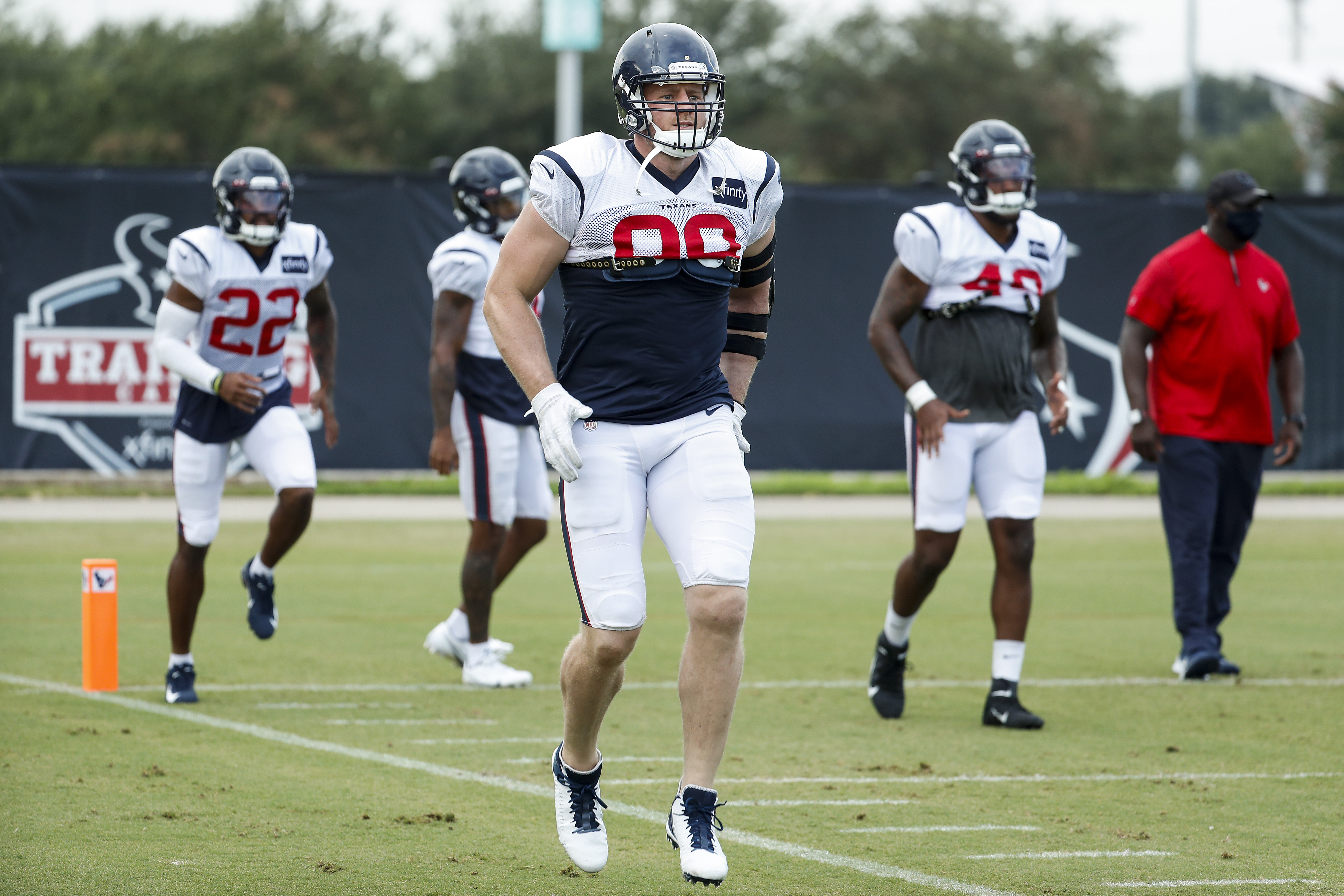 Texans-Steelers game will be family reunion for Wisconsin's Watt brothers