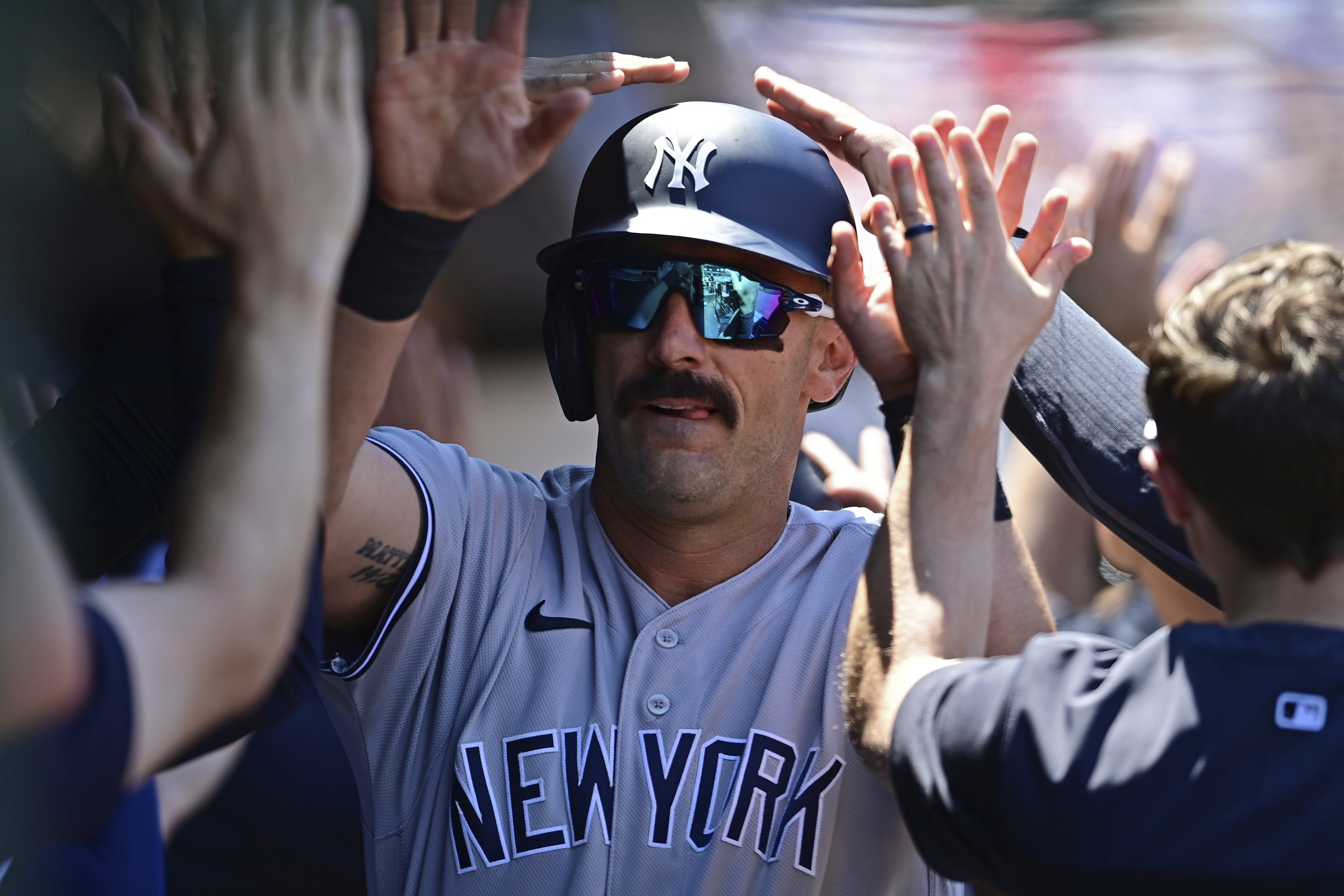 Rizzo, Stanton homer as Yankees win 6-1, sweep 2 from Guards