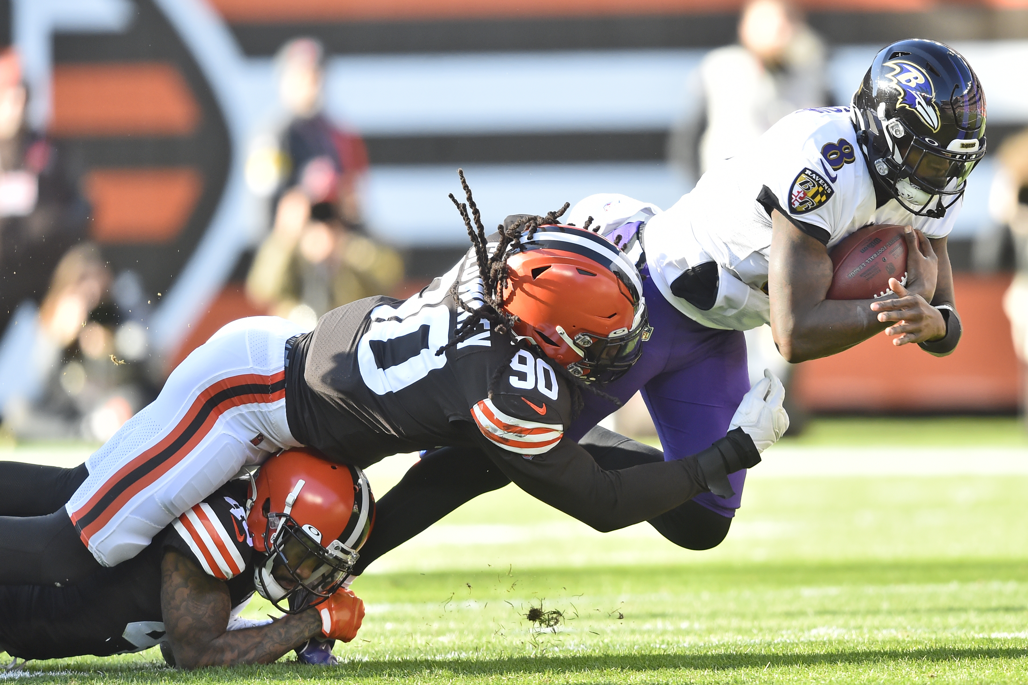 Ravens' star QB Jackson sprains ankle in loss to Browns